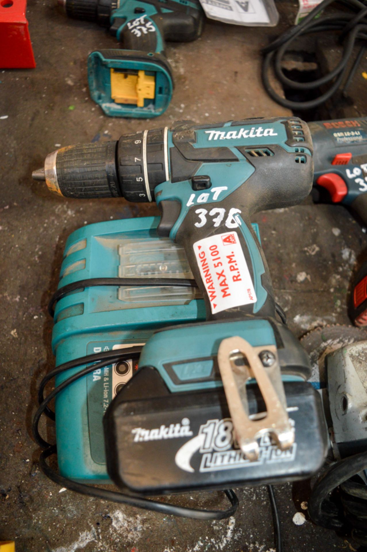 Makita 18v cordless power drill c/w battery & charger N729846