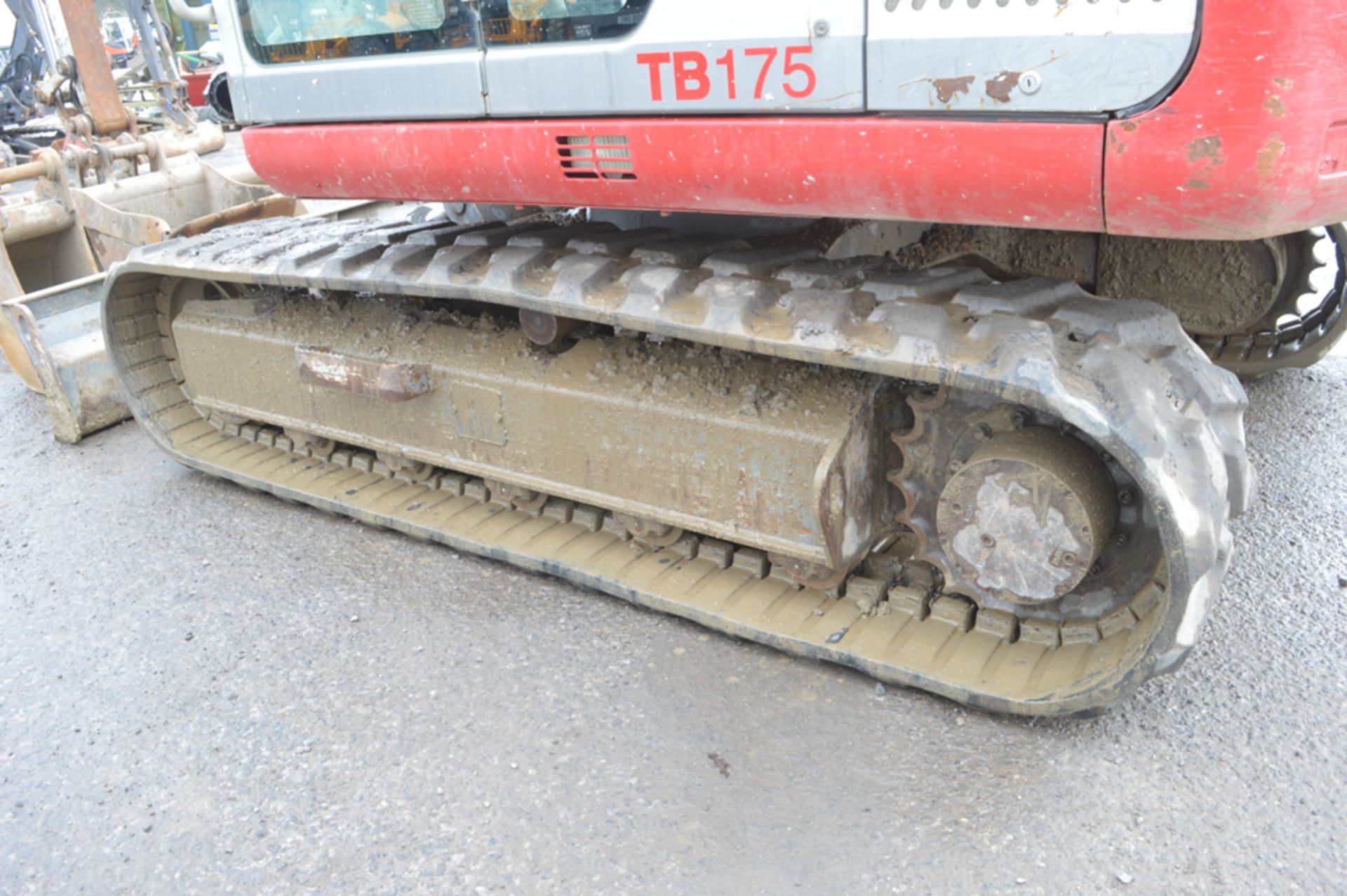 Takeuchi TB175 7.5 tonne rubber tracked excavator Year: 2010 S/N: 301463 Recorded Hours: 6204 blade, - Image 7 of 12