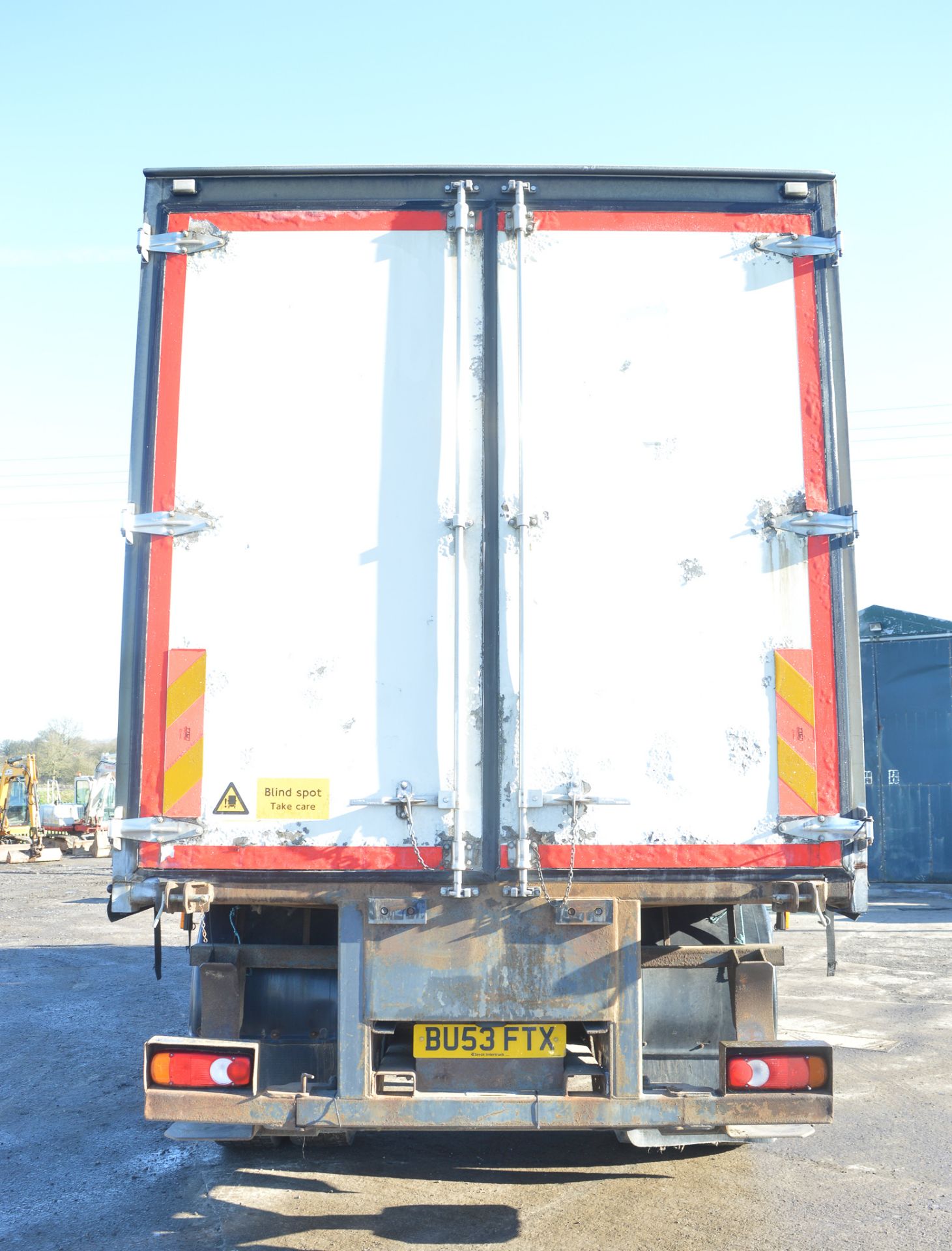 DAF 55-220 18 tonne curtain side flat bed lorry Registration Number: BU53 FTX Date of - Image 5 of 9