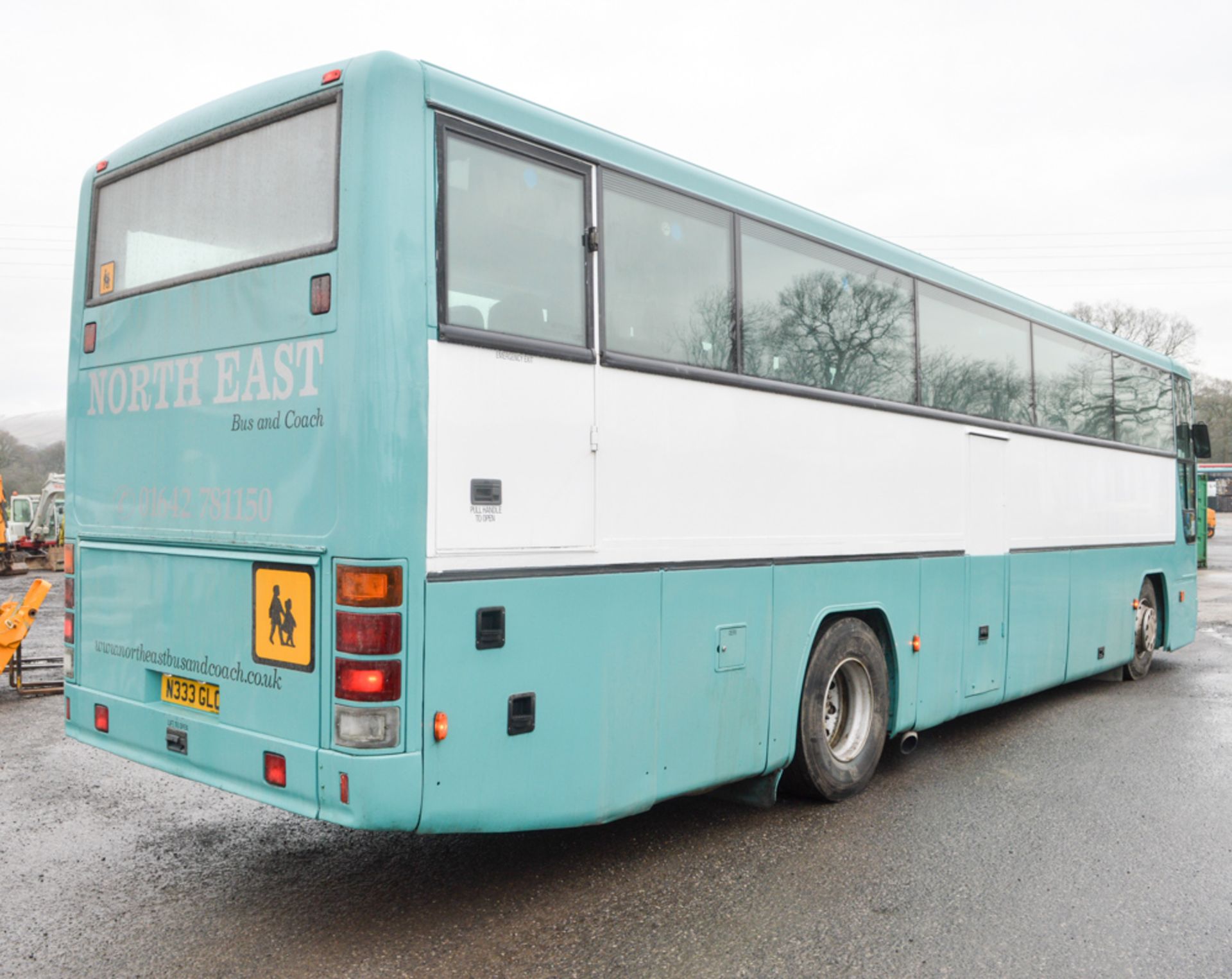 Volvo Plaxton 70 seat luxury coach  Registration Number: N333 GLO  Date or registration: 09/02/ - Bild 4 aus 9