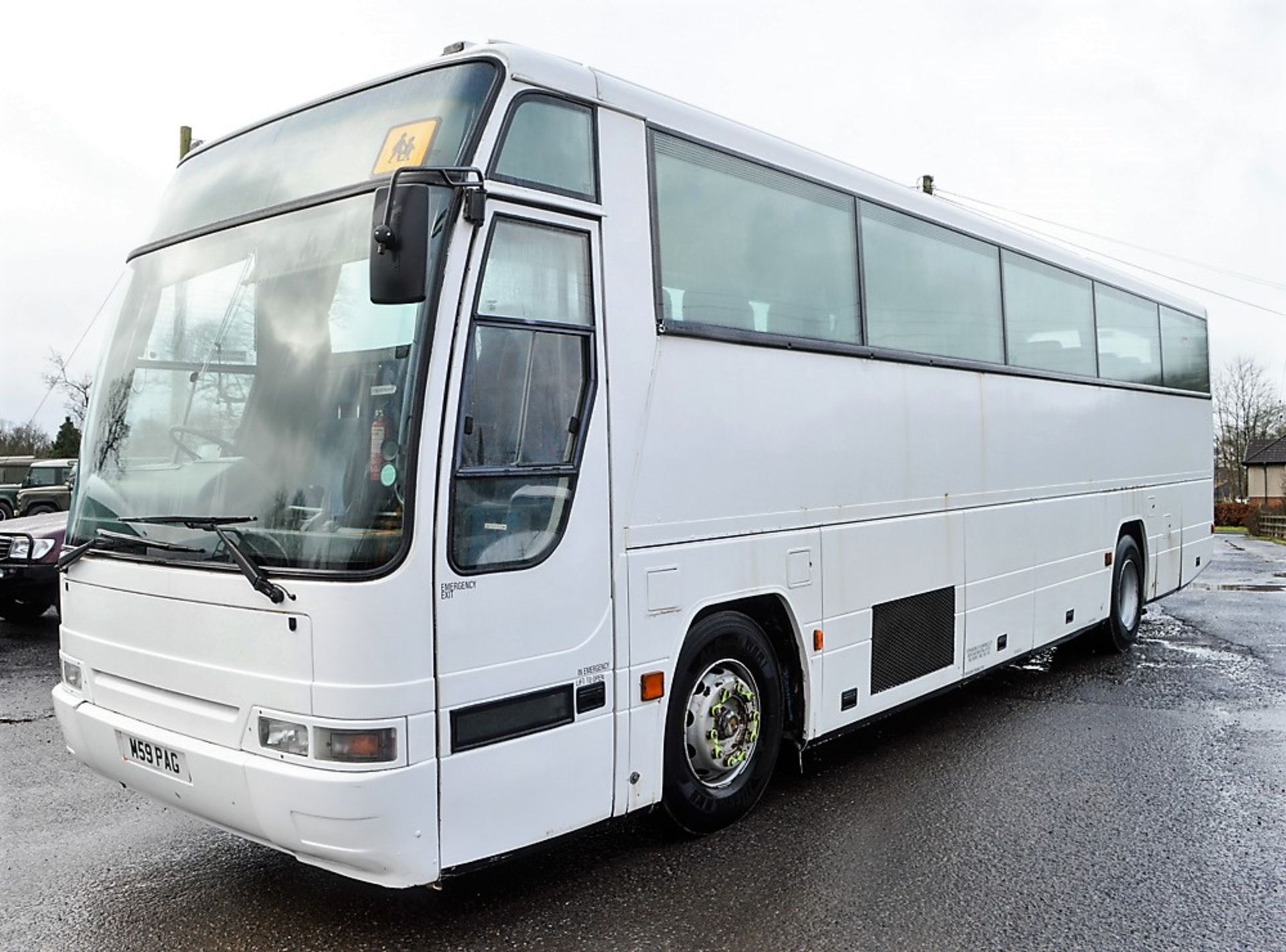 Volvo Plaxton 53 seat luxury coach Registration Number: M59 PAG Date of Registration: 06/03/1995 MOT - Image 2 of 9