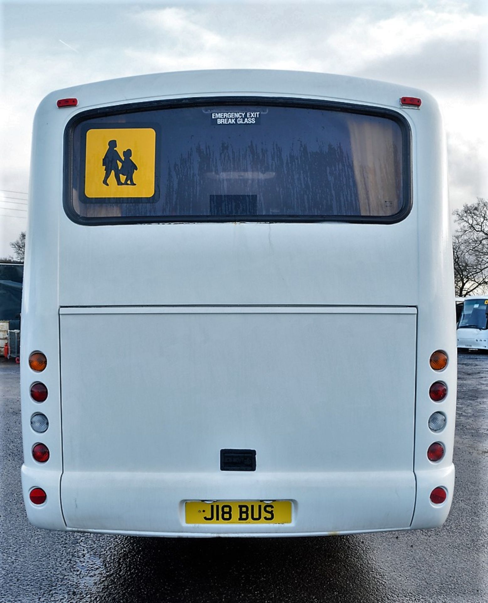 Mercedes Benz Vario 29 seat minibus Registration Number: J18 BUS Date of Registration: 08/03/2006 - Image 6 of 9