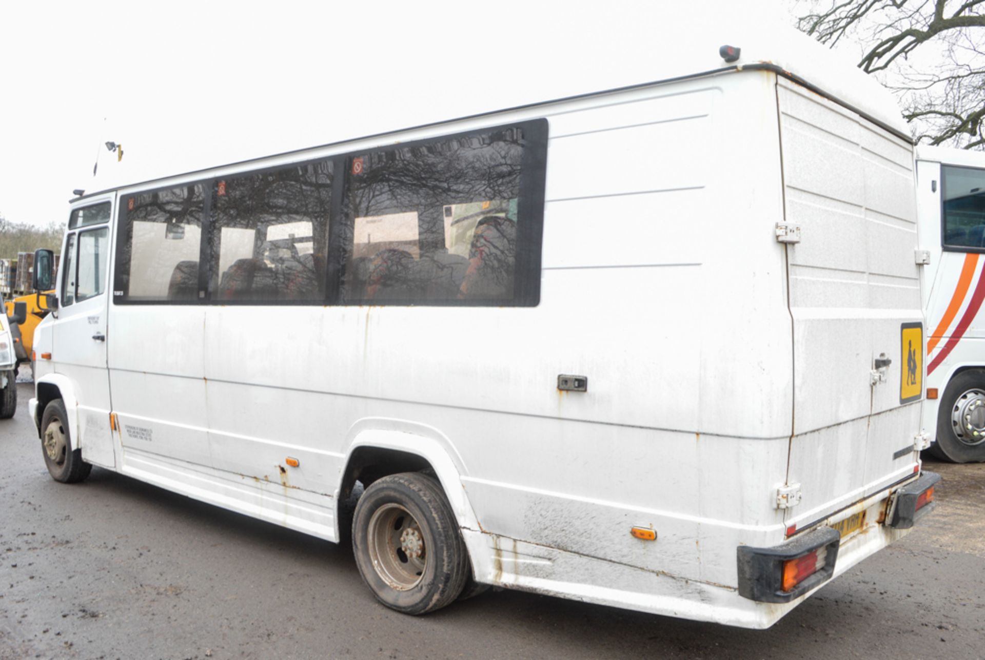 Mercedes Benz Vario 614 D 23 seat minibus  Registration Number: BX04 VHH Date of Registration: 09/0 - Image 3 of 9