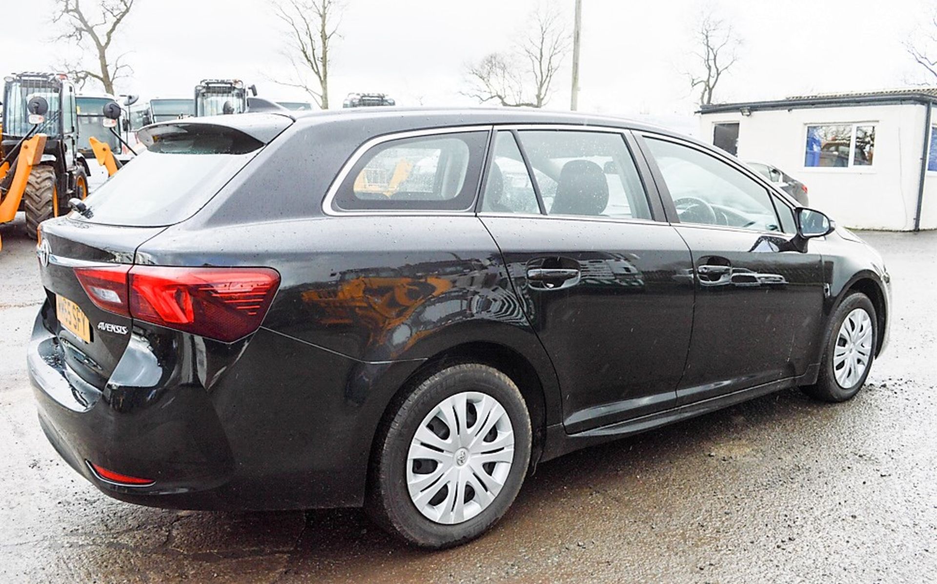 Toyota Avensis Active D-4D 5 door estate car   Registration number: MM65 SFY Date of Registration: - Image 4 of 10