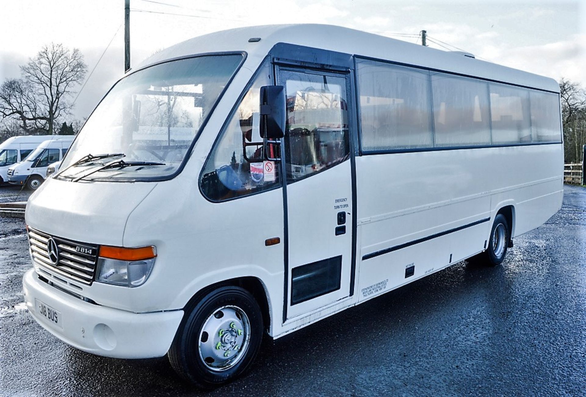 Mercedes Benz Vario 29 seat minibus Registration Number: J18 BUS Date of Registration: 08/03/2006 - Bild 2 aus 9