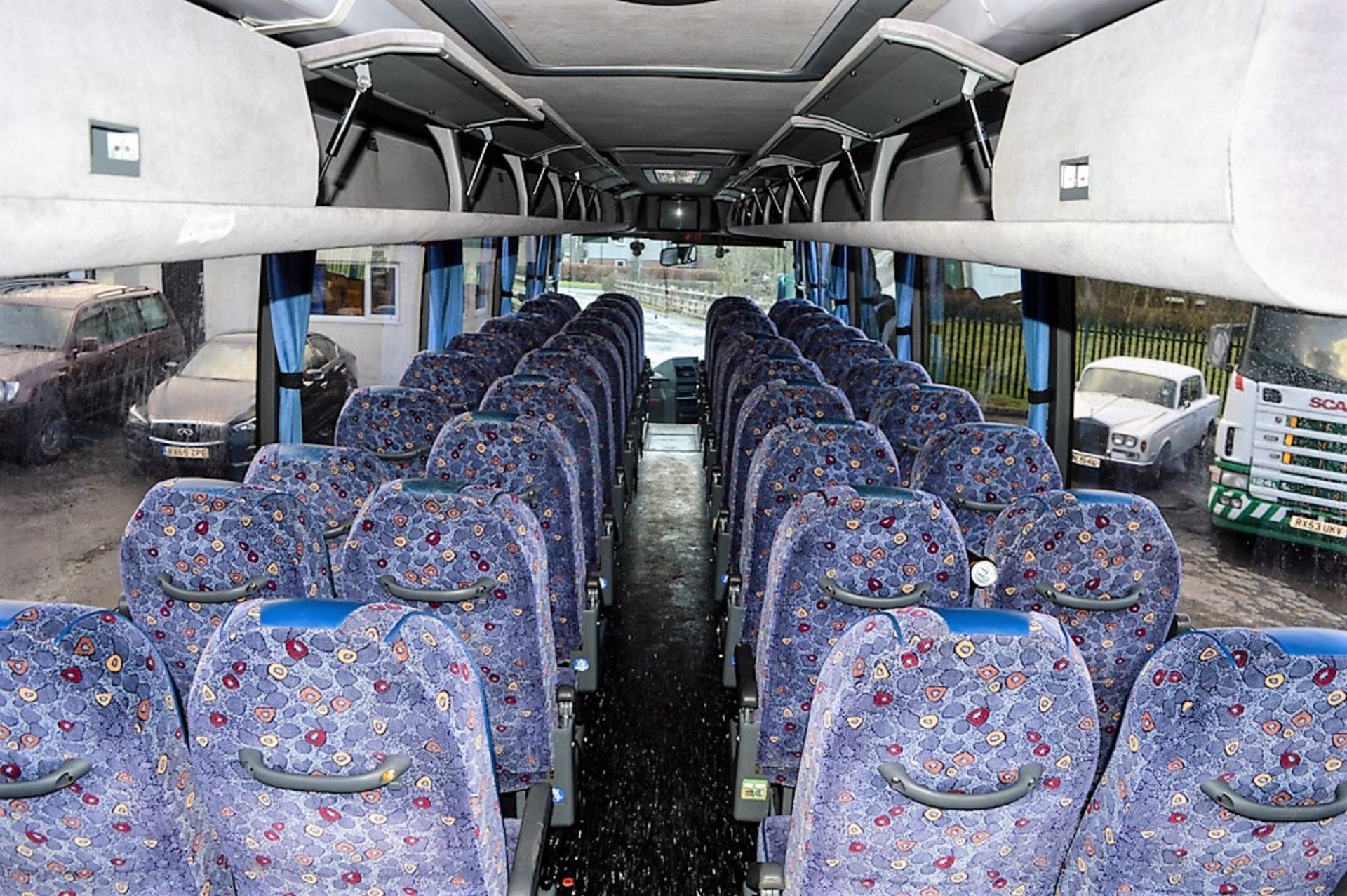 DAF Vanhool 50 seat luxury coach Registration Number: A20 SOE Date of Registration: 10/04/2002 MOT - Image 8 of 10