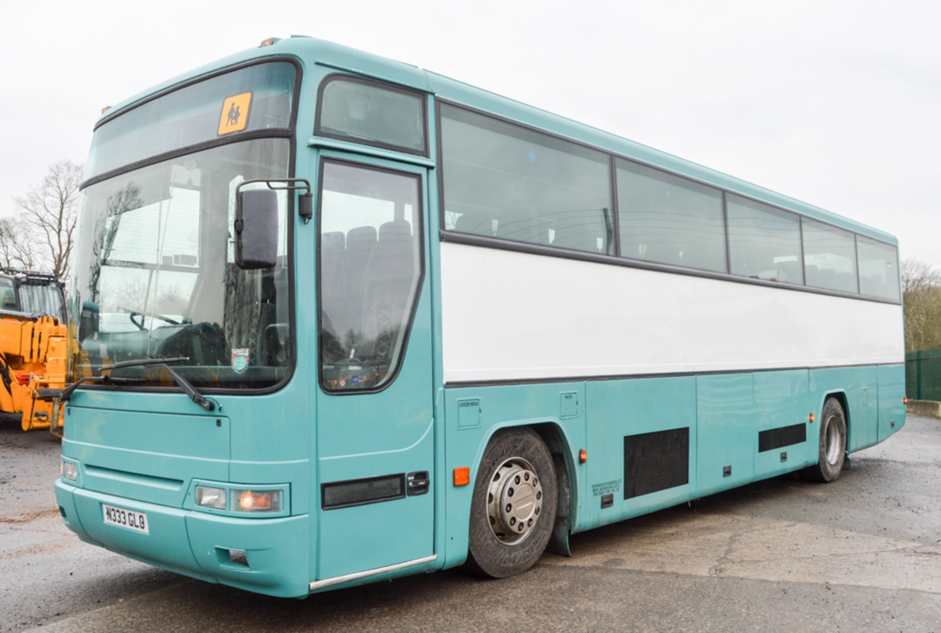 Volvo Plaxton 70 seat luxury coach  Registration Number: N333 GLO  Date or registration: 09/02/ - Image 2 of 9