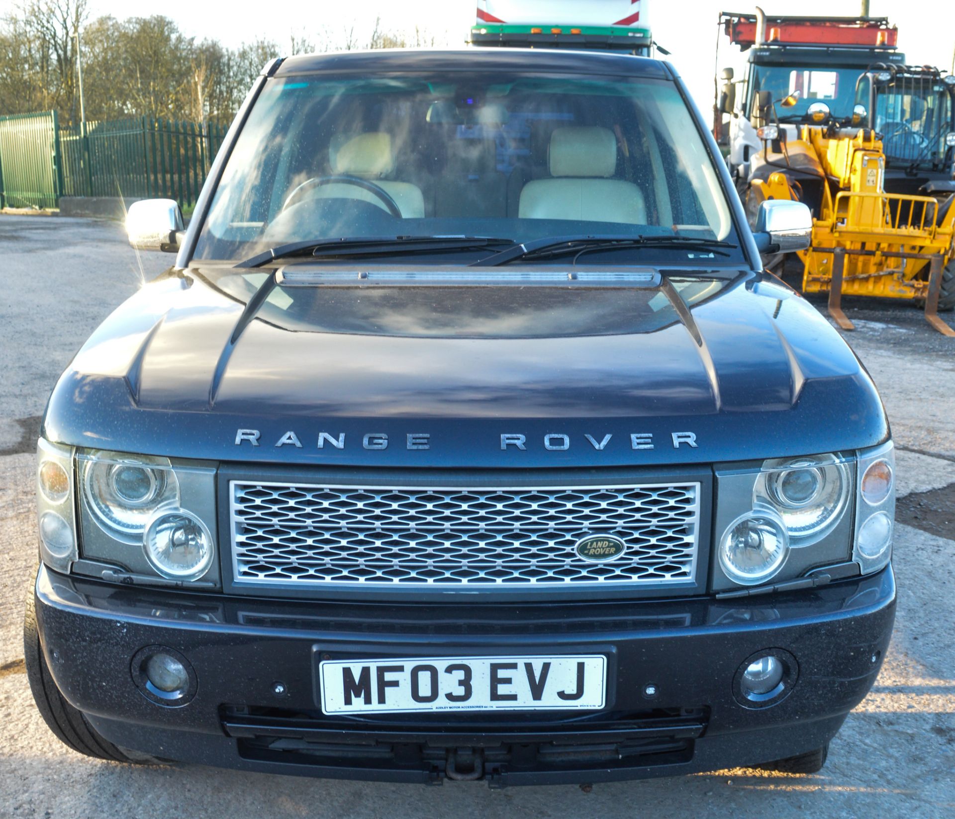 Range Rover HSE TD6 Auto diesel SUV  Registration Number: MF03 EVJ Date of Registration:14/03/2003 - Image 6 of 11