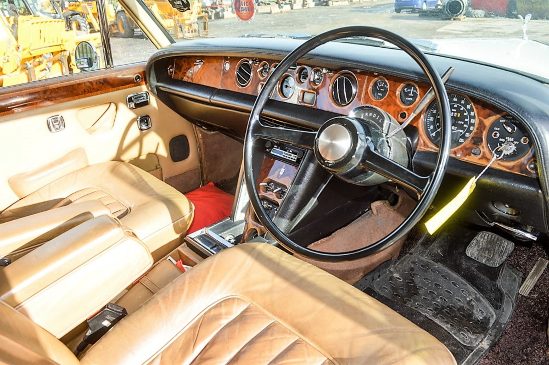 Rolls Royce Silver Shadow 4 door saloon car Registration Number: YNC 54L  Date of Registration: - Image 7 of 12