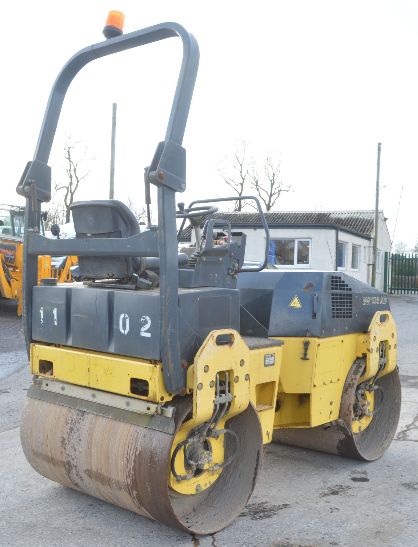 Bomag BW135 AD tandem axle ride on roller Year: 2007 S/N: 101650161105 Recorded Hours: 1052 R1102 - Image 4 of 7