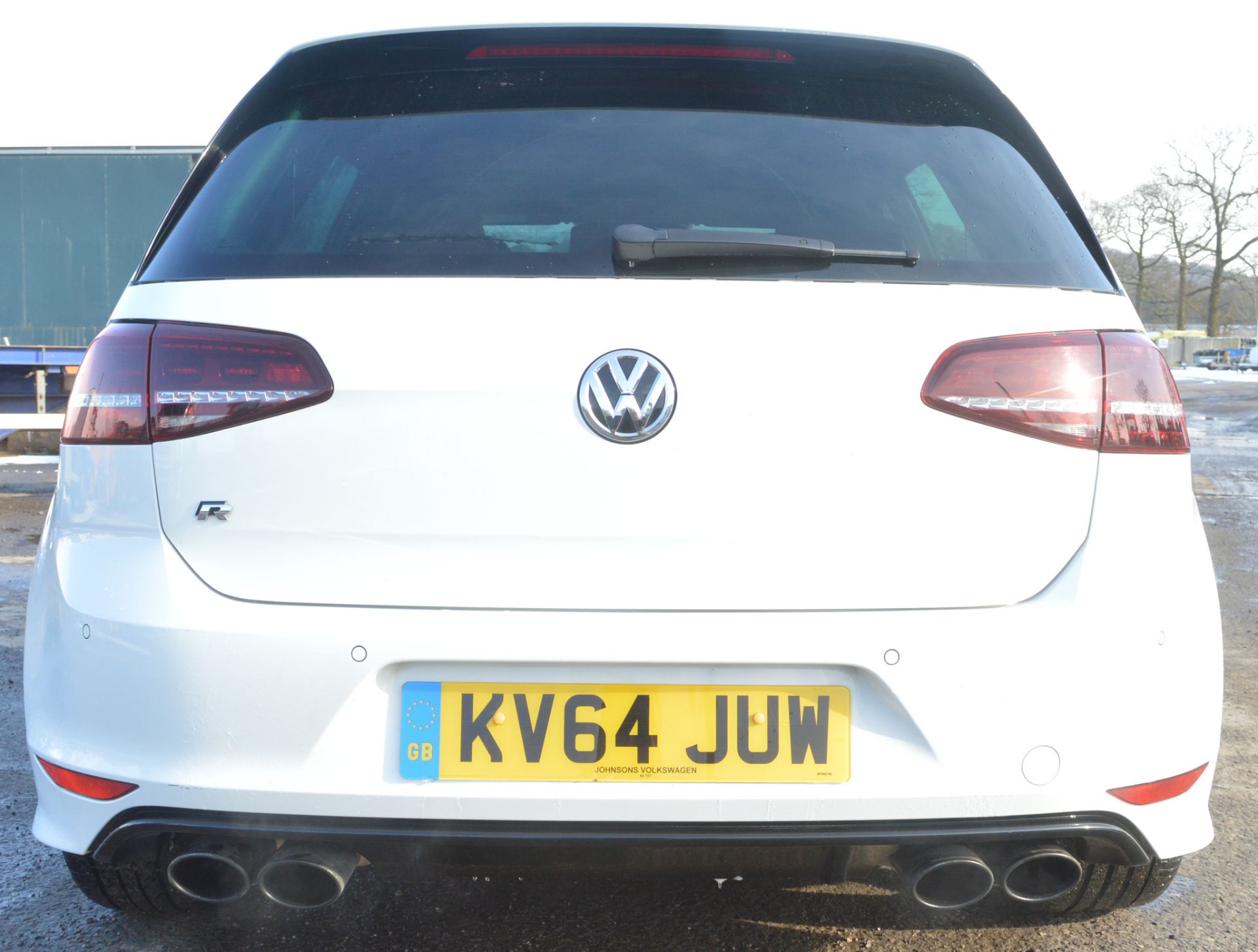 Volkswagen Golf 2.0 TSI BlueMotion Tech R DSG 4MOTION (s/s) 5dr Registration Number: KV64 JUW Date - Image 9 of 26