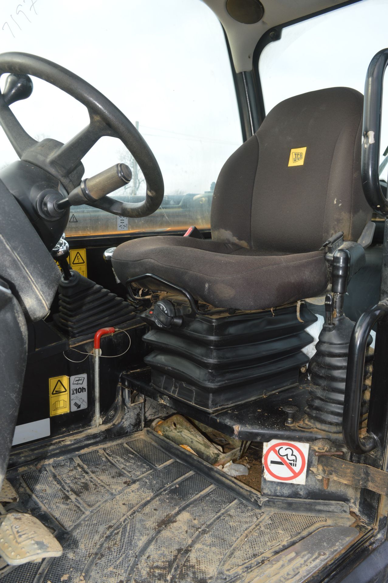 JCB 535-125 Hi-Viz T4i 12.5 metre telescopic handler Year: 2014 S/N: 2337179 Recorded Hours: 4227 - Image 12 of 13