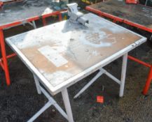 Site work bench  c/w bench vice