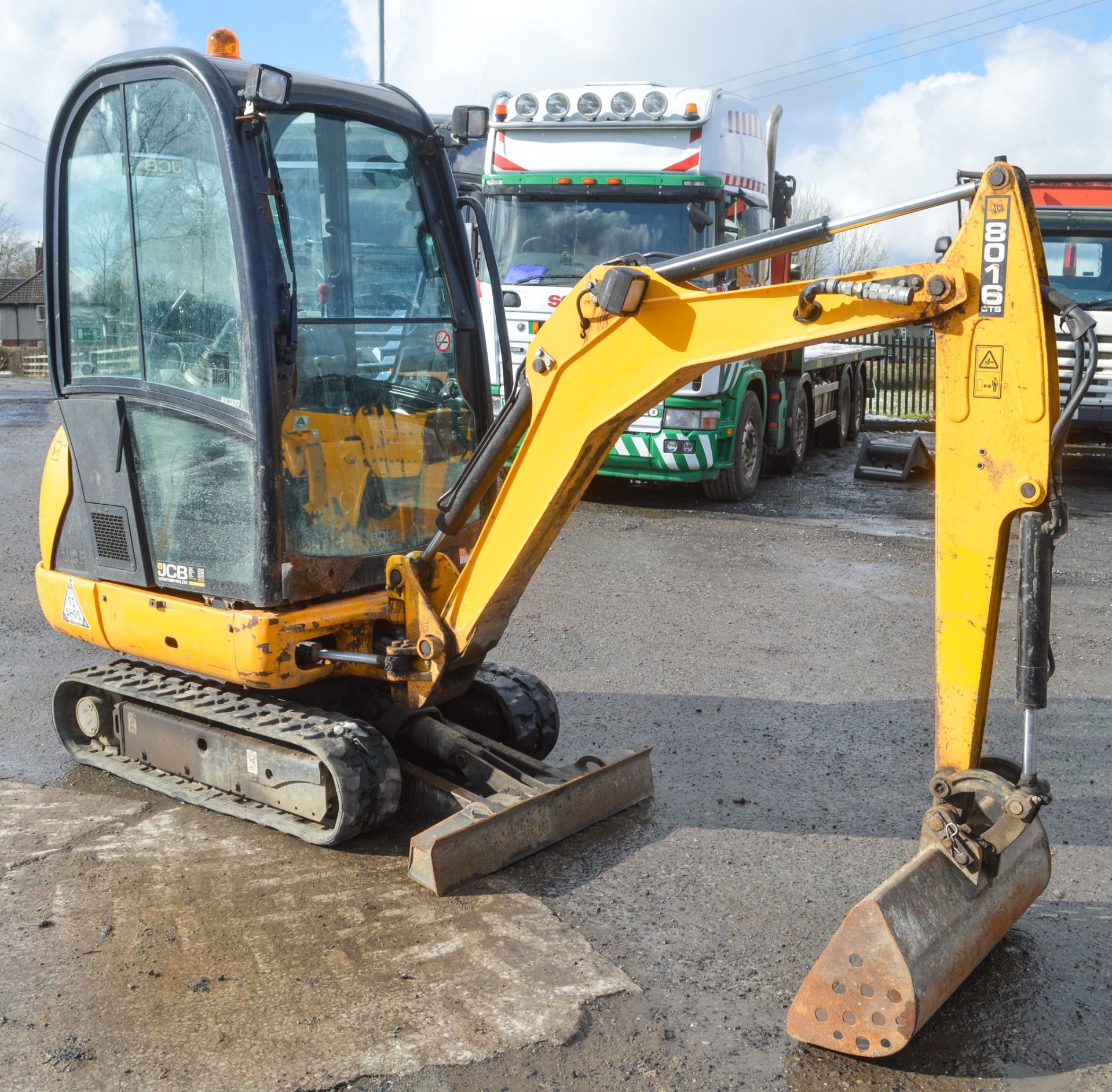 JCB 8016 CTS 1.5 tonne rubber tracked mini excavator  Year: 2013  S/N: TO2071394 Recorded hours: - Image 2 of 13