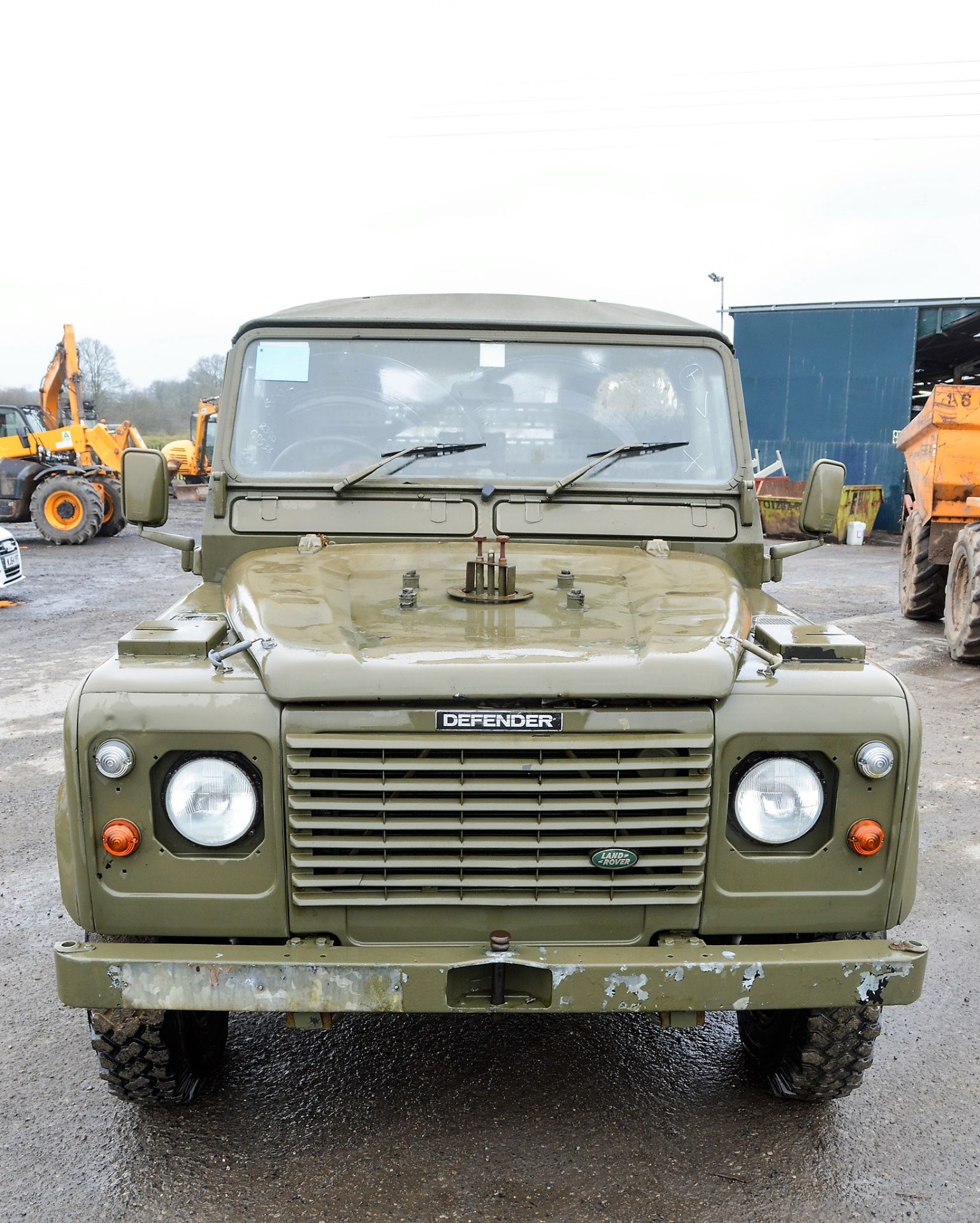 Land Rover 110 Defender soft top utility vehicle (Ex MOD) S/N: SALLDHAC7MA960885 Date first put into - Image 5 of 13