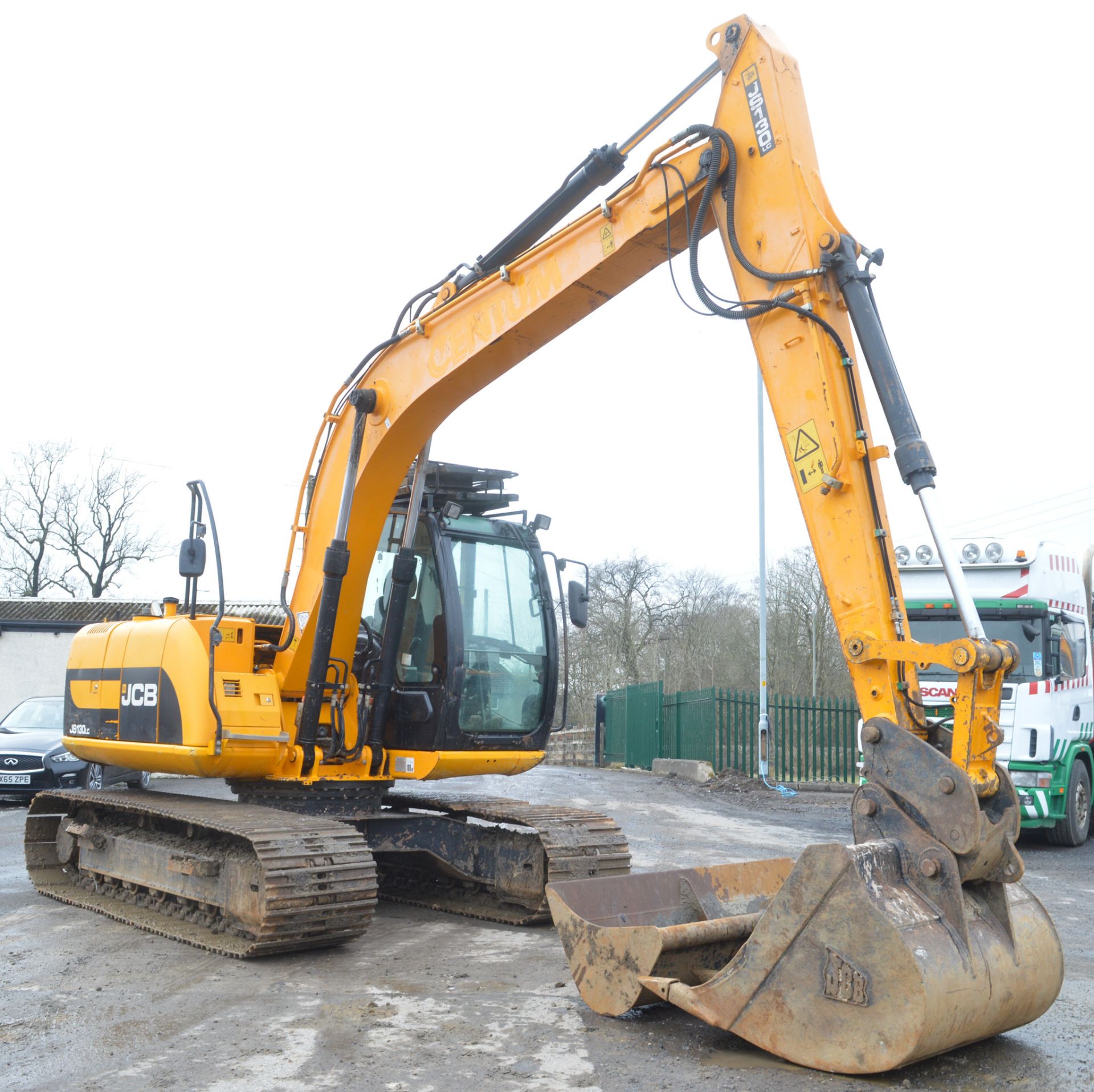 JCB JS130LC 13 tonne steel tracked excavator  Year: 2010 S/N: 01535498 Recorded hours: 5539 c/w 2 - Image 2 of 11