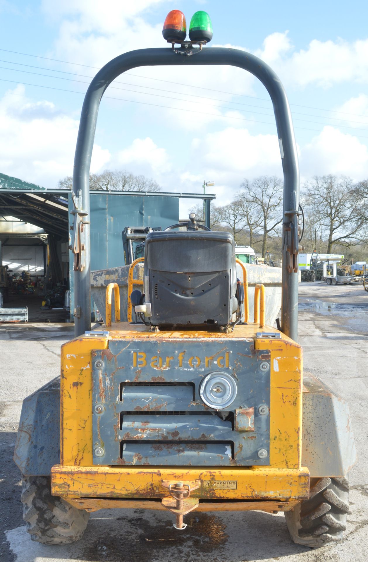 Barford SXR3000 3 tonne swivel skip dumper Year: 2007 S/N: HUA0060 Recorded Hours: 1721 D1030 - Image 6 of 11