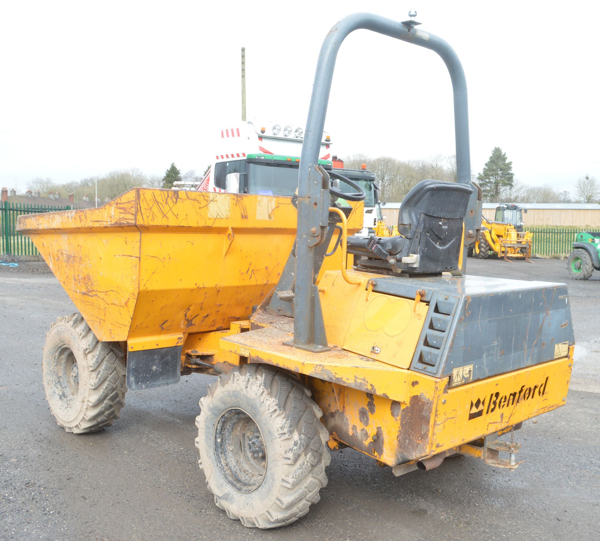 Benford Terex PT3000 3 tonne straight skip dumper  Year: 2004 S/N: E410AR343 Recorded hours: 2191 - Image 4 of 11