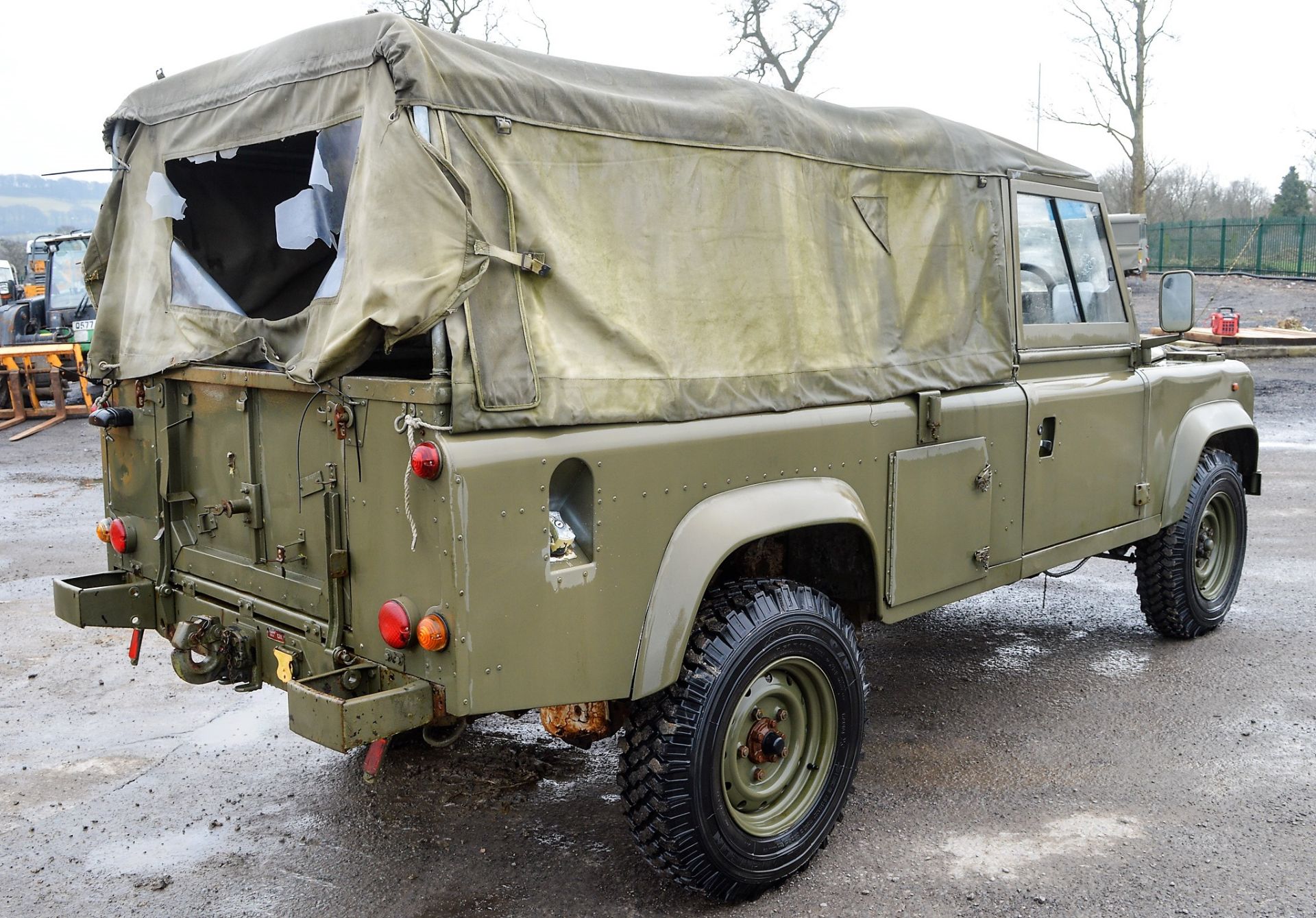 Land Rover 110 Defender soft top utility vehicle (Ex MOD) S/N: SALLDHAC7MA960885 Date first put into - Image 3 of 13
