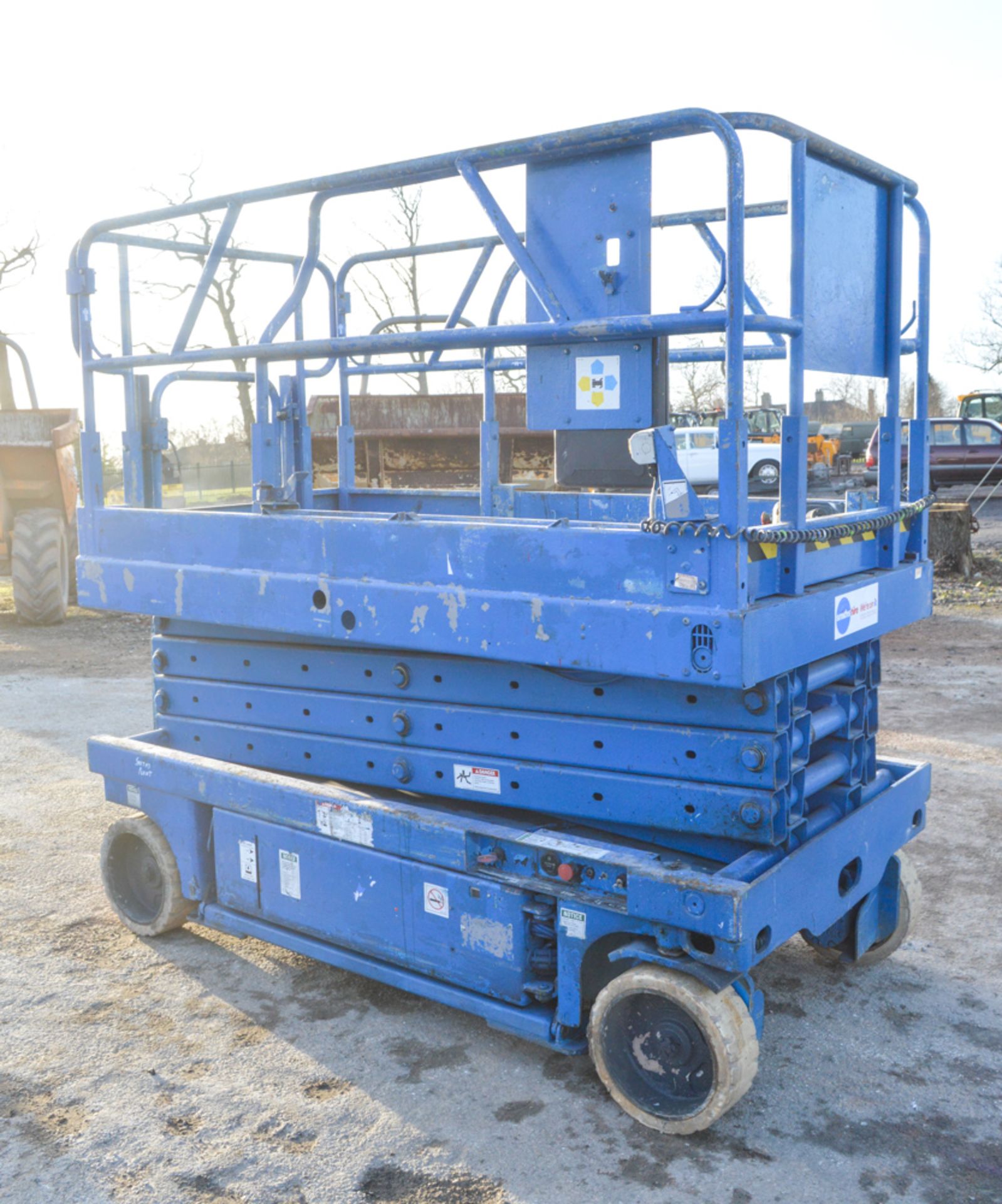 Genie Lift GS2646 26 ft battery election scissor lift access platform Year: 1998 S/N: 3659 - Image 2 of 5