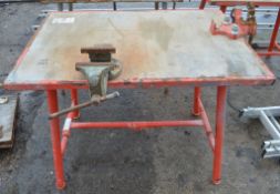 Ridgid collapsible work bench  c/w pipe vice & engineers vice  E0008024