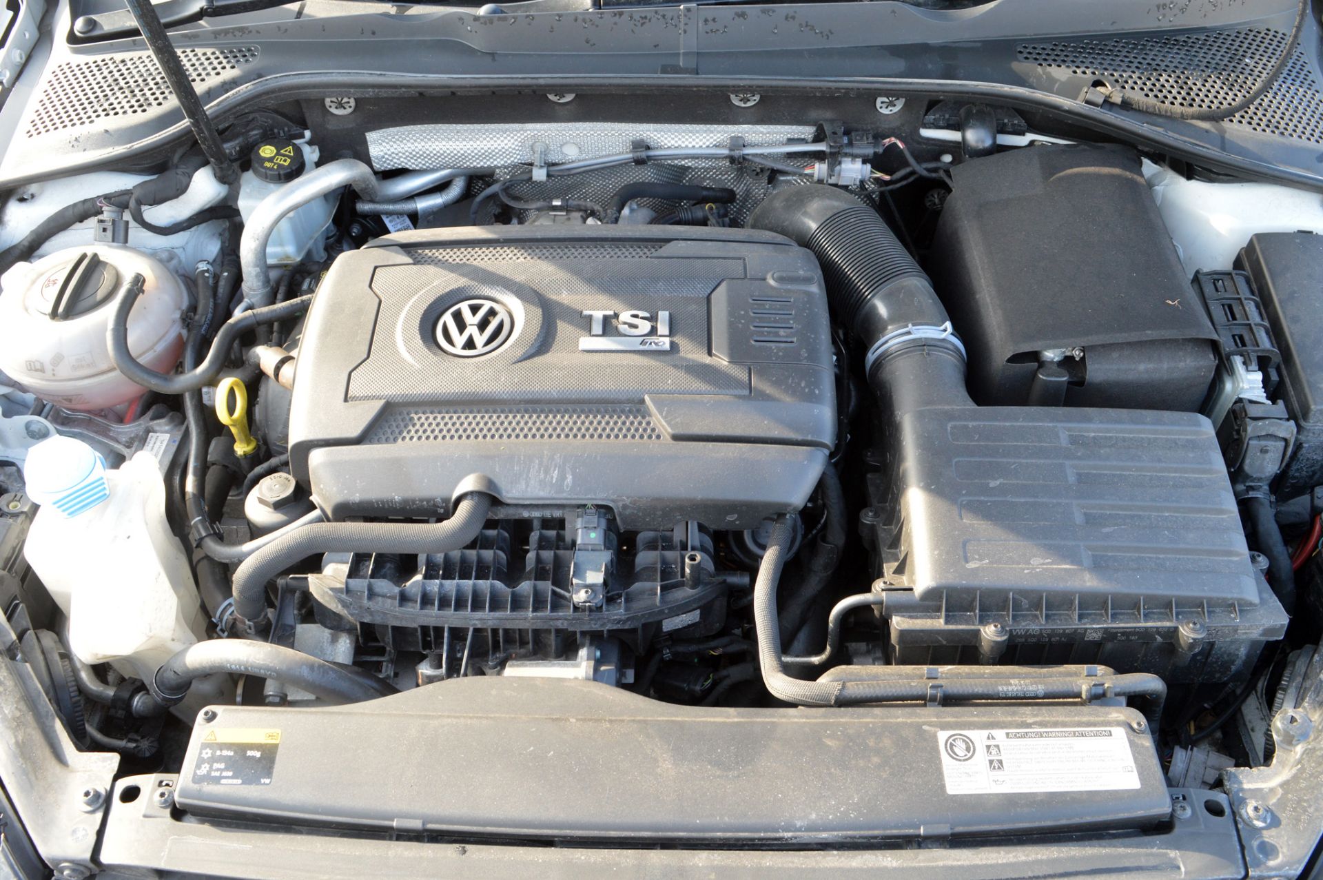 Volkswagen Golf 2.0 TSI BlueMotion Tech R DSG 4MOTION (s/s) 5dr Registration Number: KV64 JUW Date - Image 24 of 26