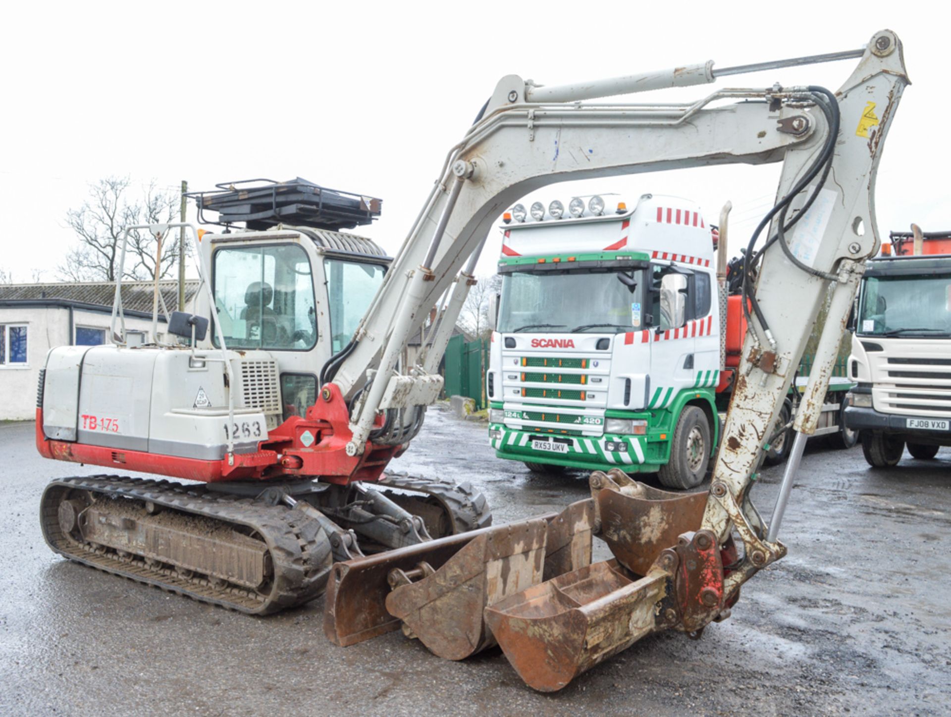 Takeuchi TB175 7.5 tonne rubber tracked excavator Year: 2010 S/N: 301434 Recorded Hours: 6344 blade, - Image 4 of 12