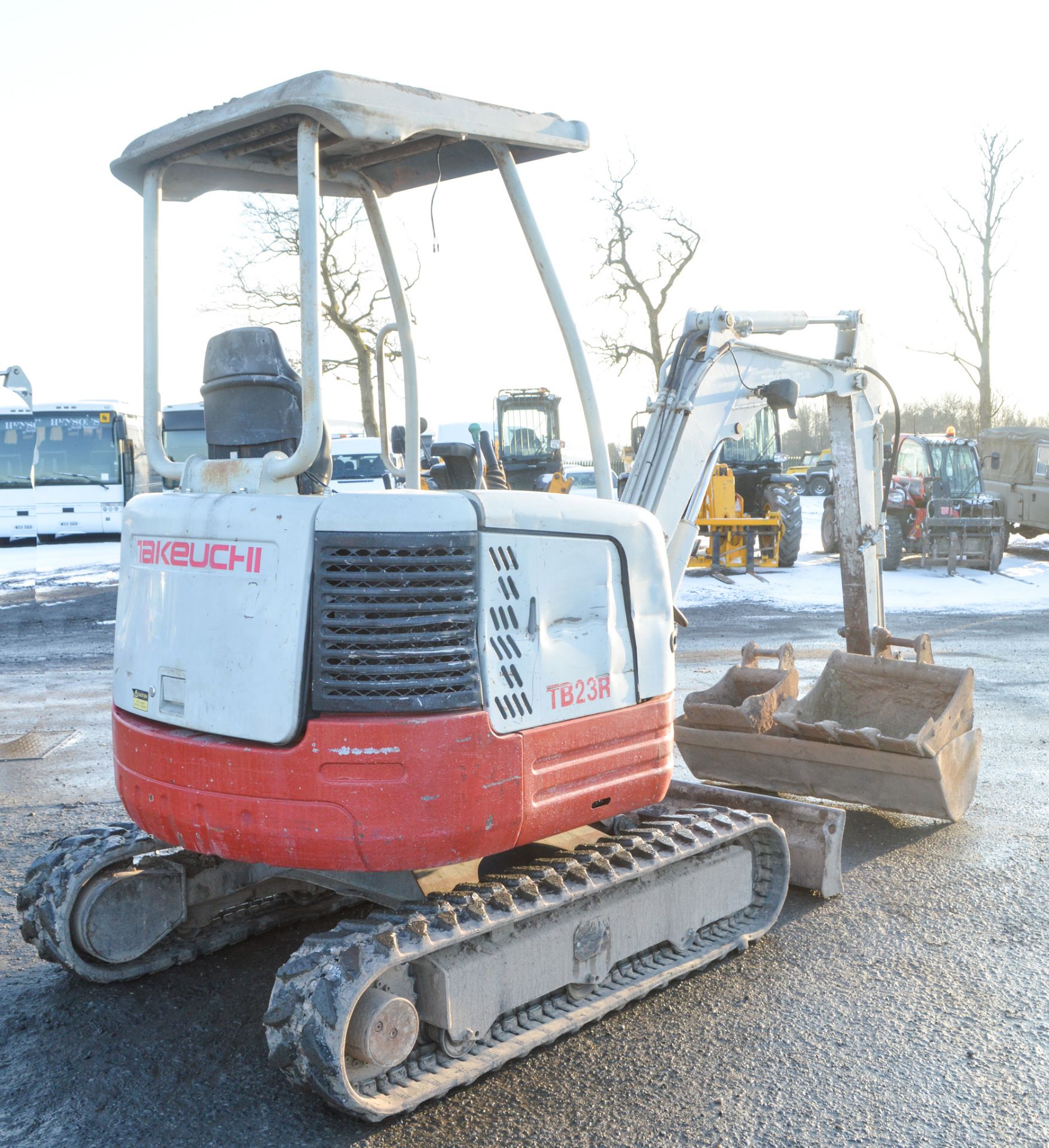 Takeuchi TB23R 2.3 tonne rubber tracked mini excavator Year: 2007 S/N: 12300872 Recorded hours: - Image 3 of 11