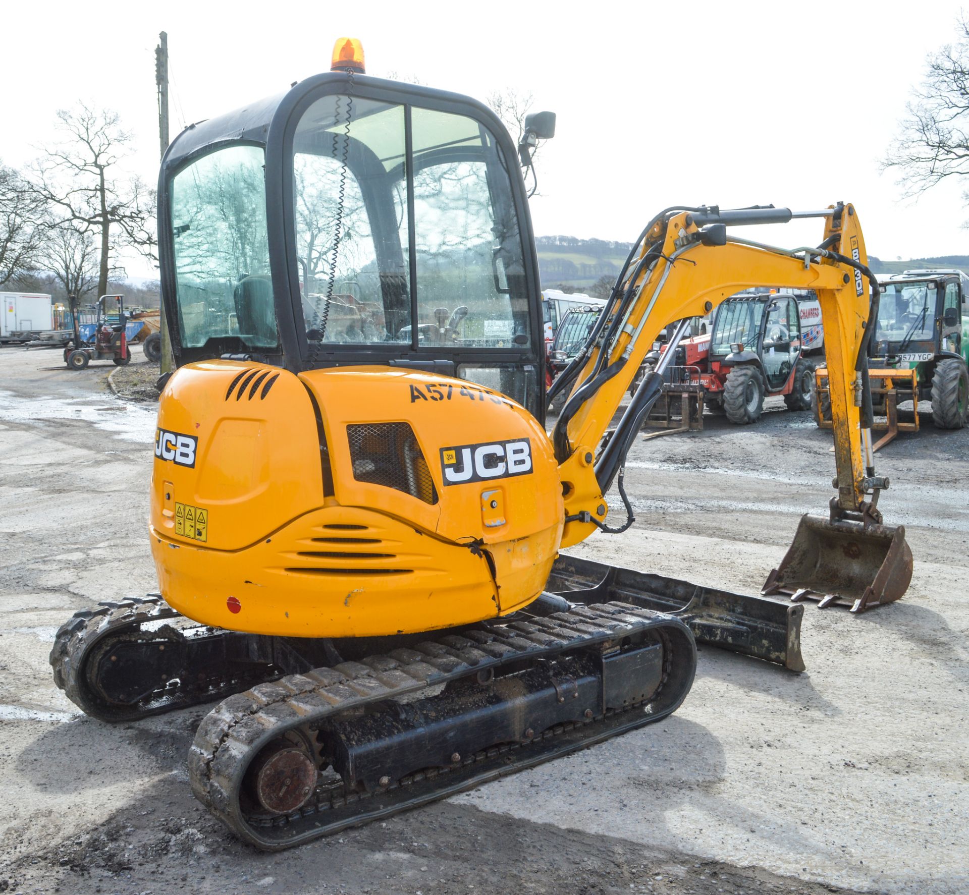JCB 8030 ZTS 3 tonne rubber tracked excavator Year: 2012 S/N: 2021470 Recorded Hours: 1531 blade, - Image 3 of 11