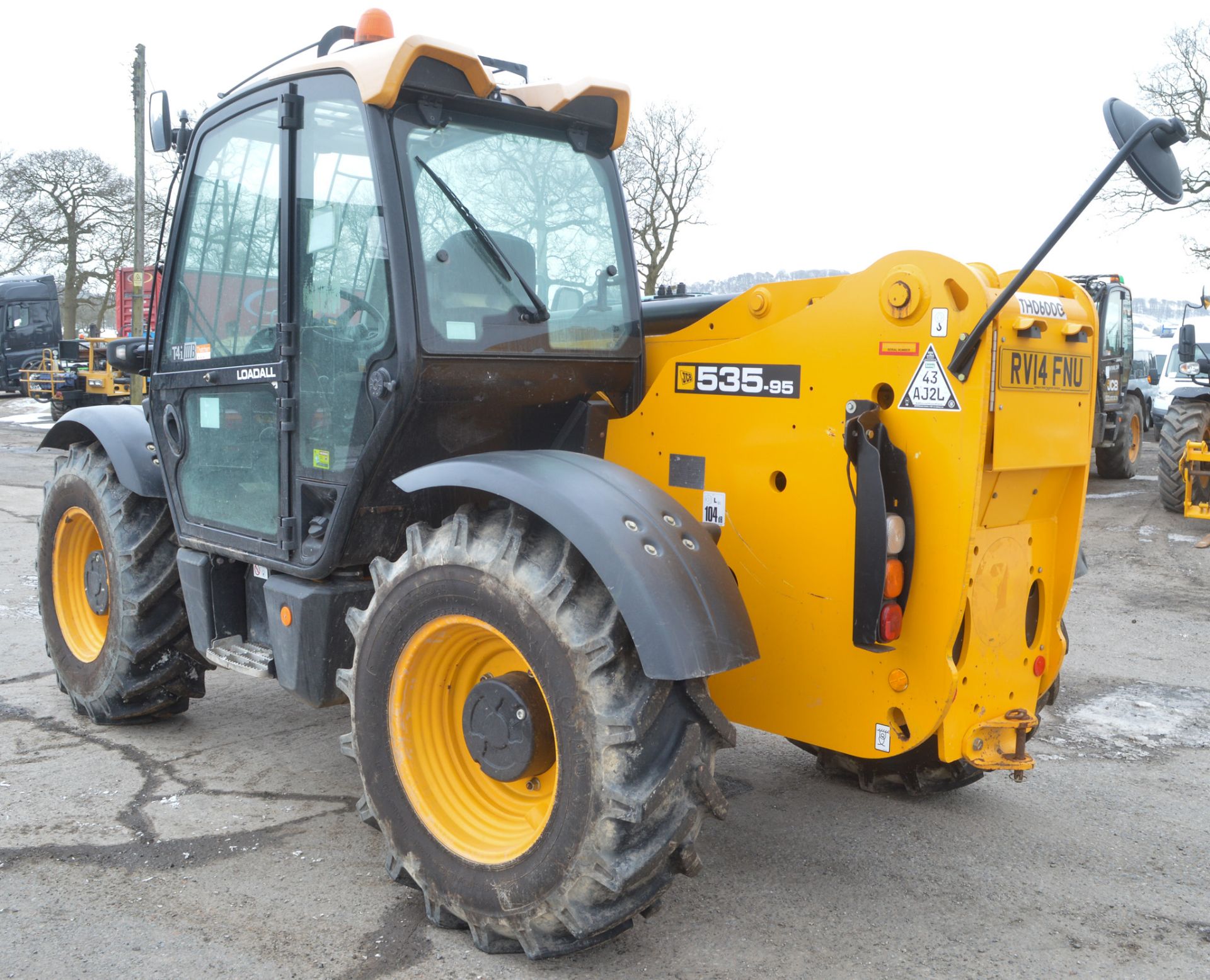 JCB 535-95 T4i 9.5 metre telescopic handler  Year: 2014 S/N: 2183035 Recorded hours: 859 c/w turbo - Image 2 of 13