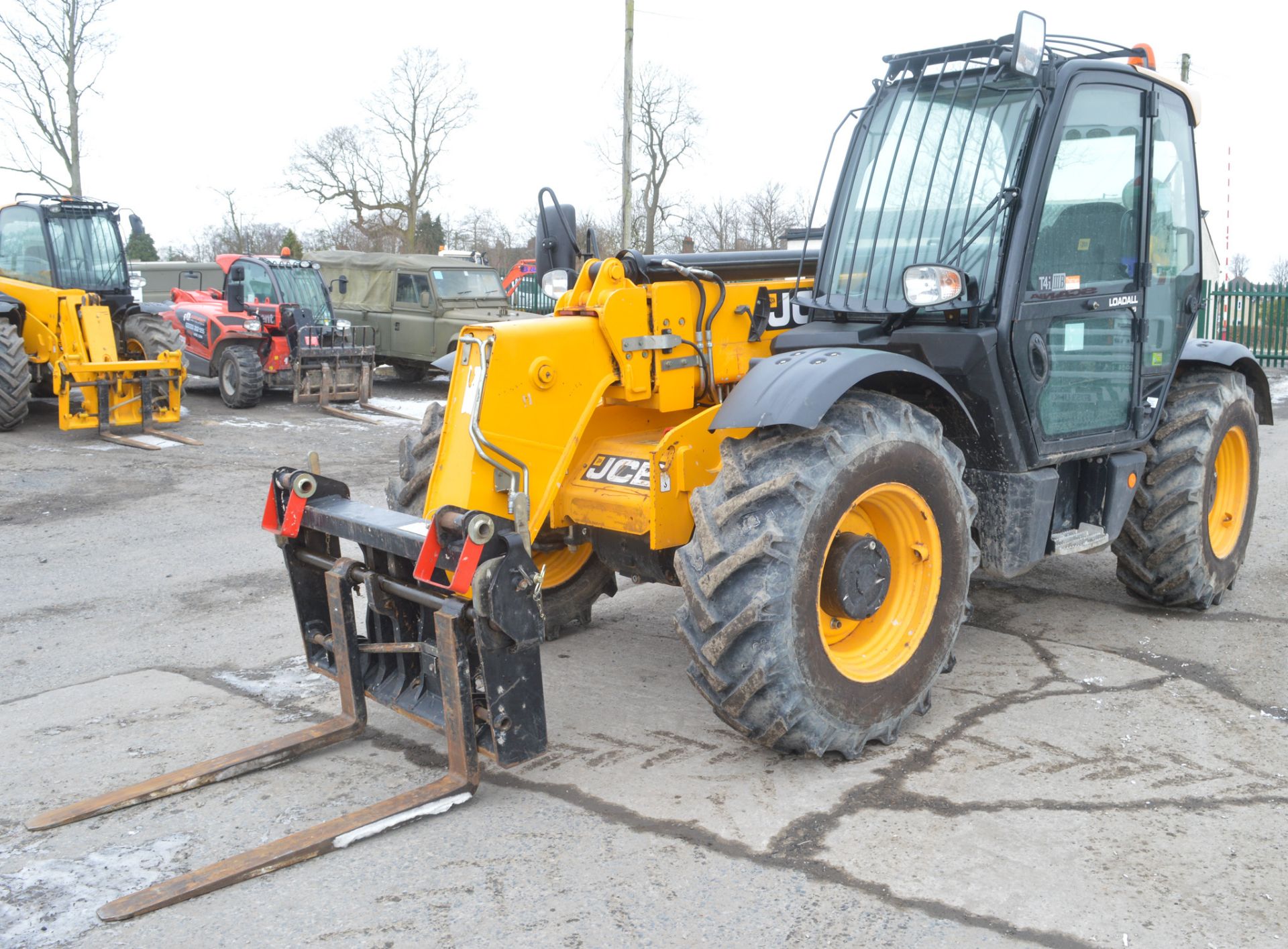 JCB 535-95 T4i 9.5 metre telescopic handler  Year: 2014 S/N: 2183035 Recorded hours: 859 c/w turbo