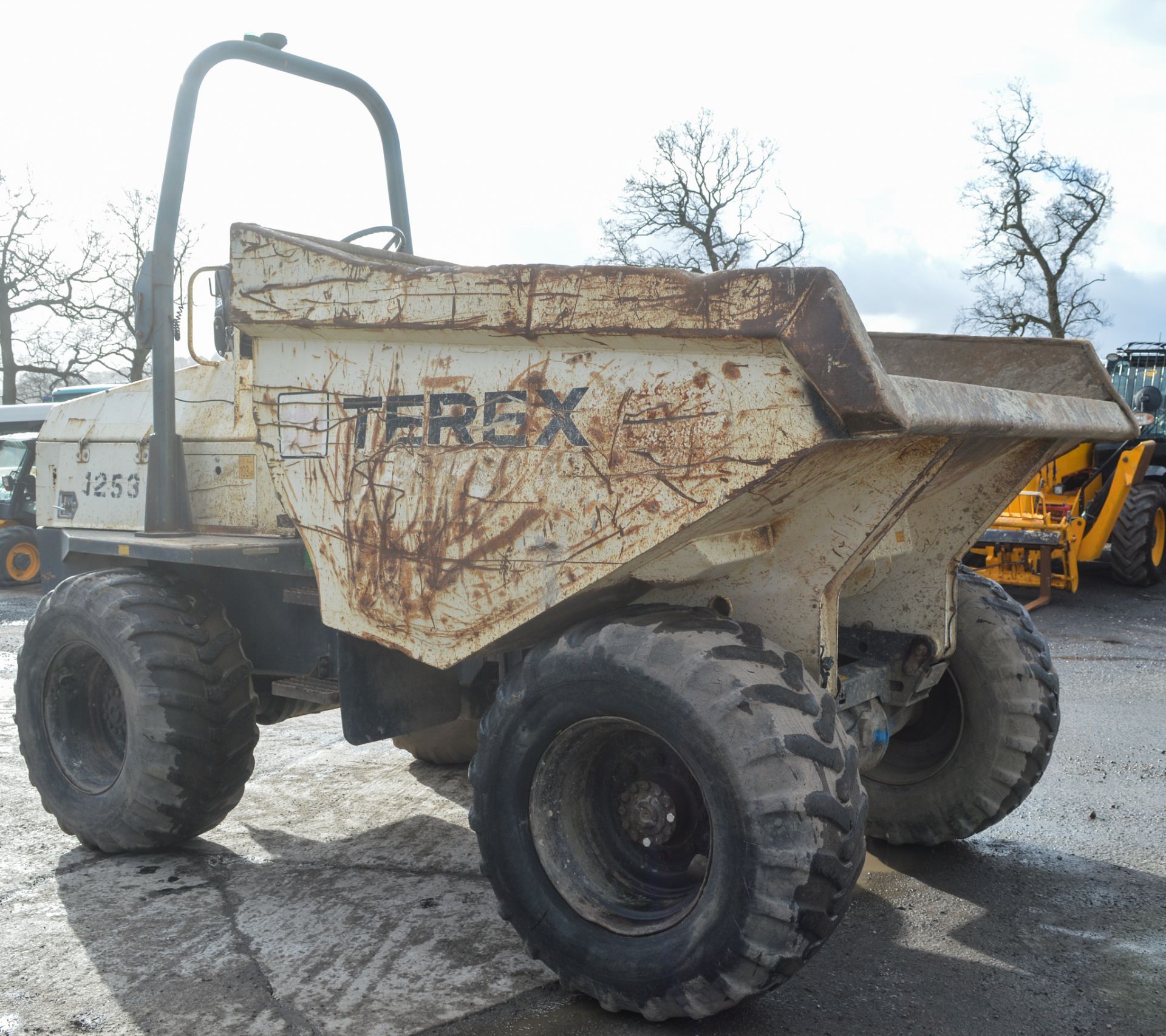 Benford Terex 9 tonne straight skip dumper Year: 2007 S/N: E704FM227 Recorded Hours: 4077 1253 - Image 4 of 11