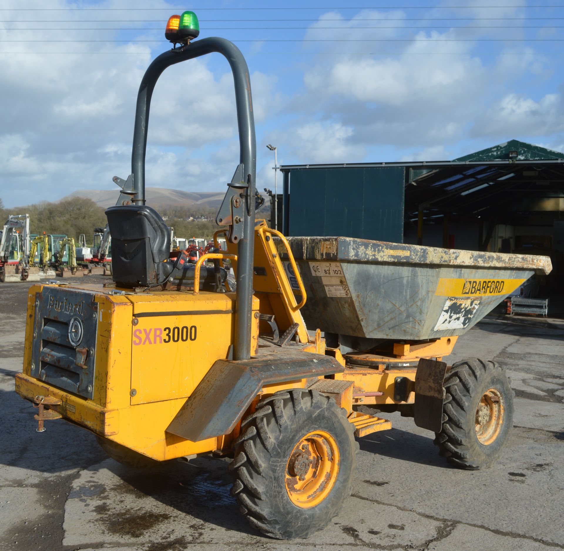 Barford SXR3000 3 tonne swivel skip dumper Year: 2007 S/N: HUA0060 Recorded Hours: 1721 D1030 - Image 3 of 11