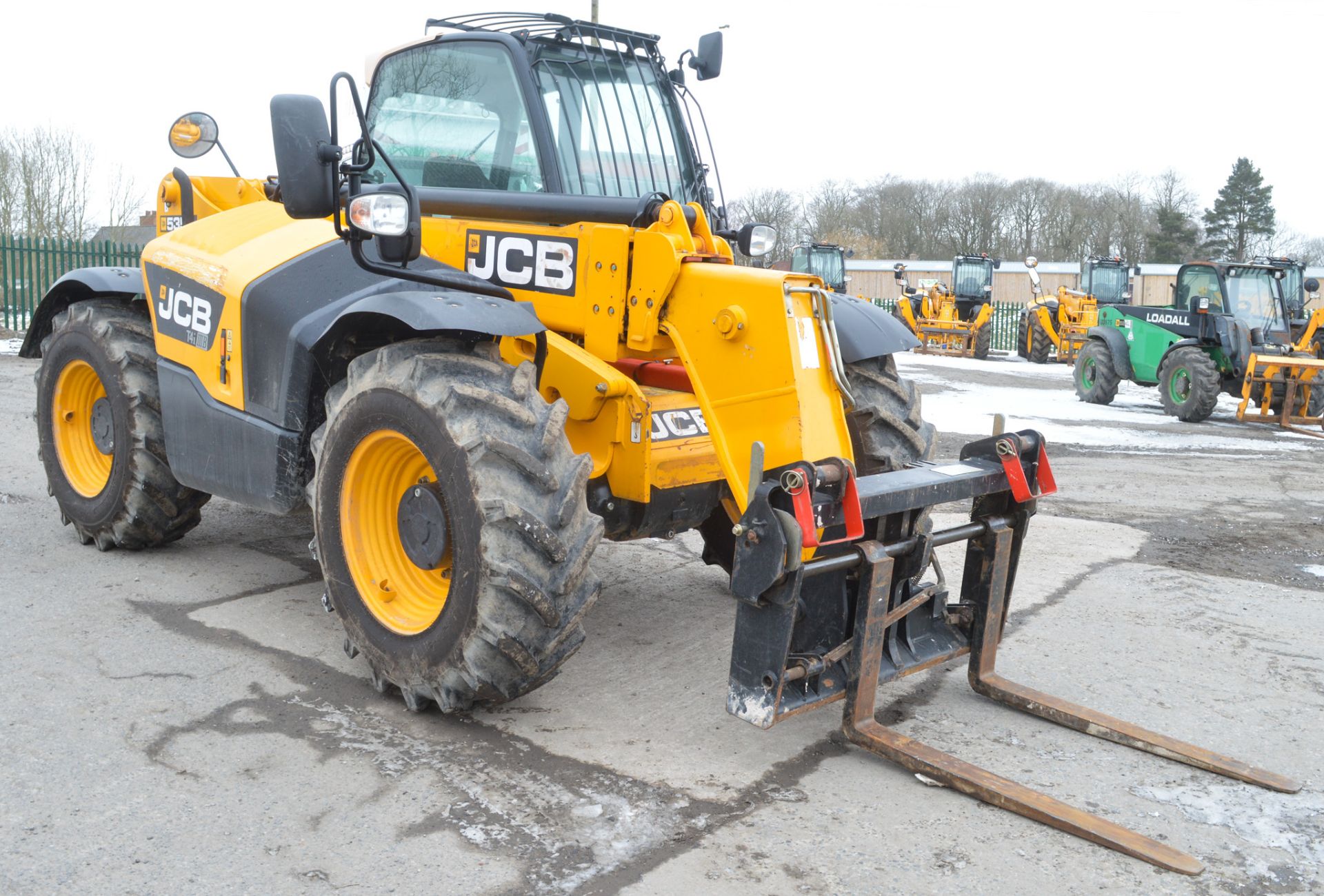 JCB 535-95 T4i 9.5 metre telescopic handler  Year: 2014 S/N: 2183035 Recorded hours: 859 c/w turbo - Image 5 of 13