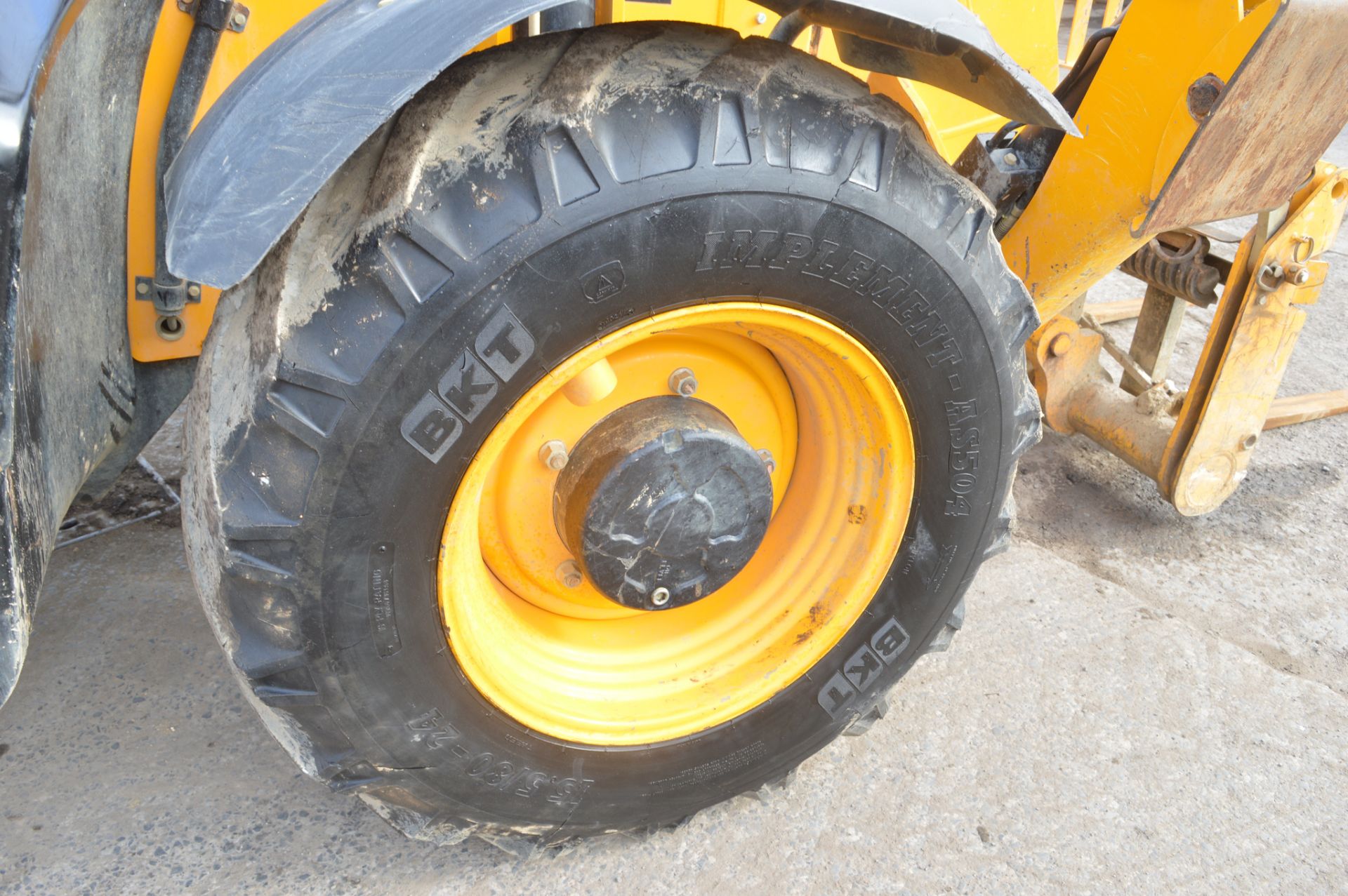 JCB 535-125 Hi-Viz T4i 12.5 metre telescopic handler Year: 2014 S/N: 2337179 Recorded Hours: 4227 - Image 10 of 13