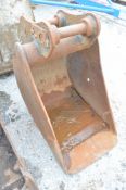 16 inch digging bucket to suit 5 tonne machine  ** No VAT on hammer price but VAT will be charged on