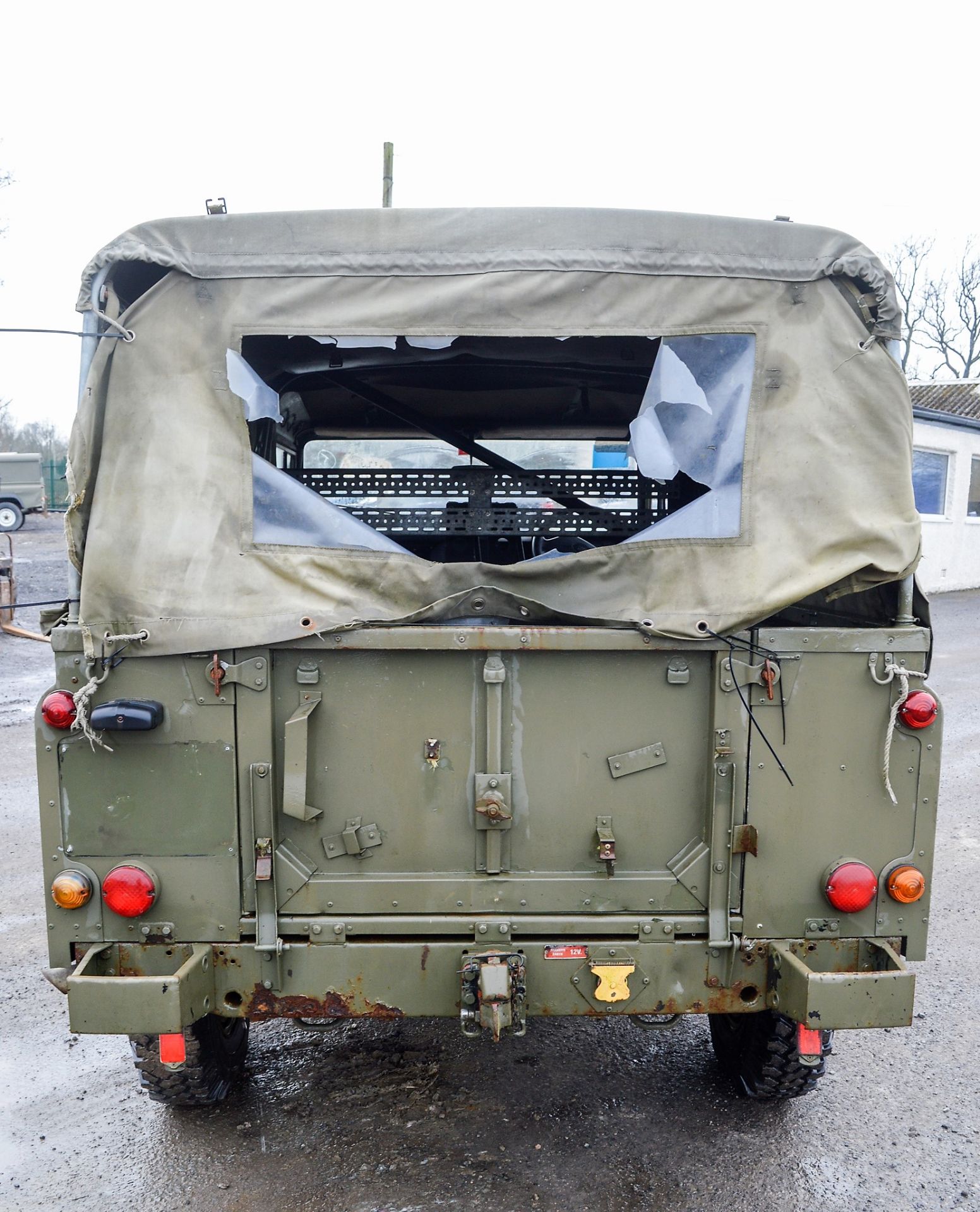 Land Rover 110 Defender soft top utility vehicle (Ex MOD) S/N: SALLDHAC7MA960885 Date first put into - Image 6 of 13