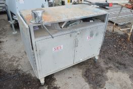 Engineers workbench and cabinet c/w engineers vice  0552-251