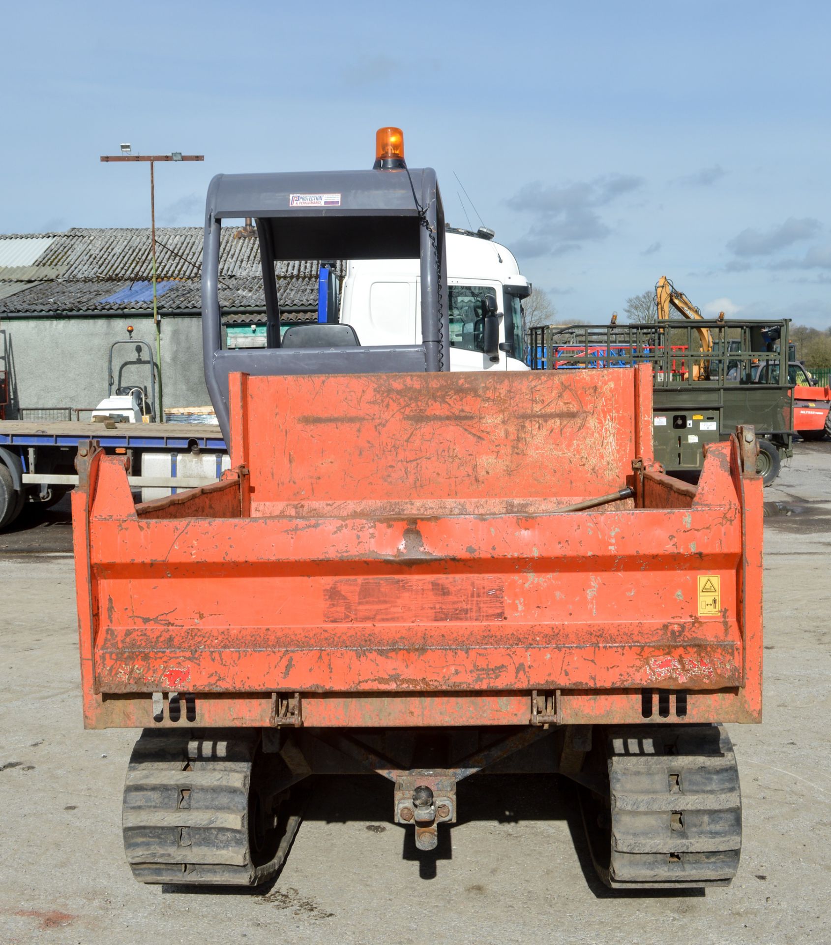 Kubota KC250H 2.5 tonne rubber tracked dumper Year: 2009 S/N: 10025 Recorded Hours: 1184 D331 - Image 6 of 9