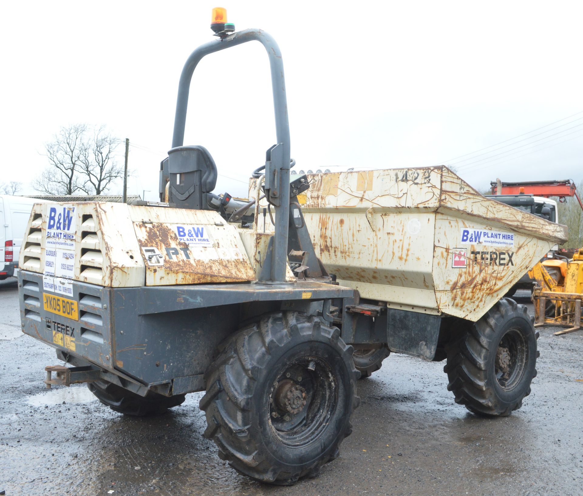 Benford Terex 6 tonne straight skip dumper Year: 2007 S/N: E707FW379 Recorded Hours: 2926 1428 - Image 4 of 11