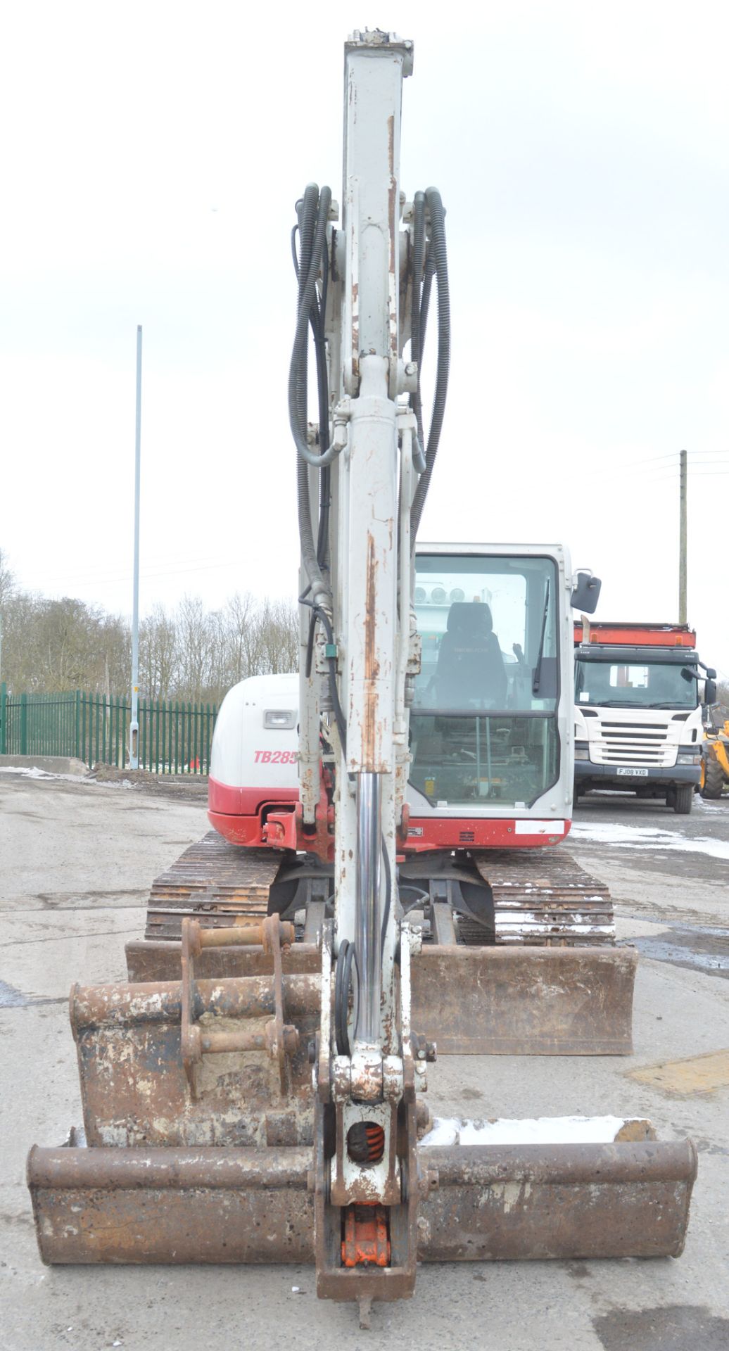 Takeuchi TB285 8.5 tonne steel tracked midi excavator Year: 2013 S/N: 185001002 - Image 6 of 11