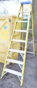 Clow 8 tread fibreglass step ladder  A593646