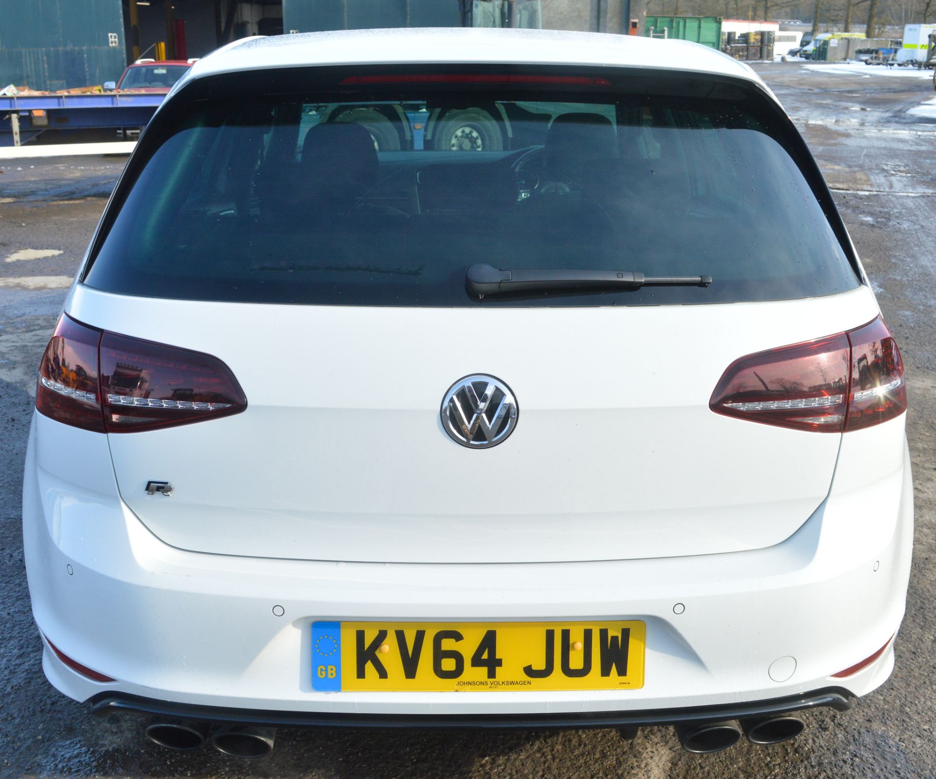 Volkswagen Golf 2.0 TSI BlueMotion Tech R DSG 4MOTION (s/s) 5dr Registration Number: KV64 JUW Date - Image 10 of 26