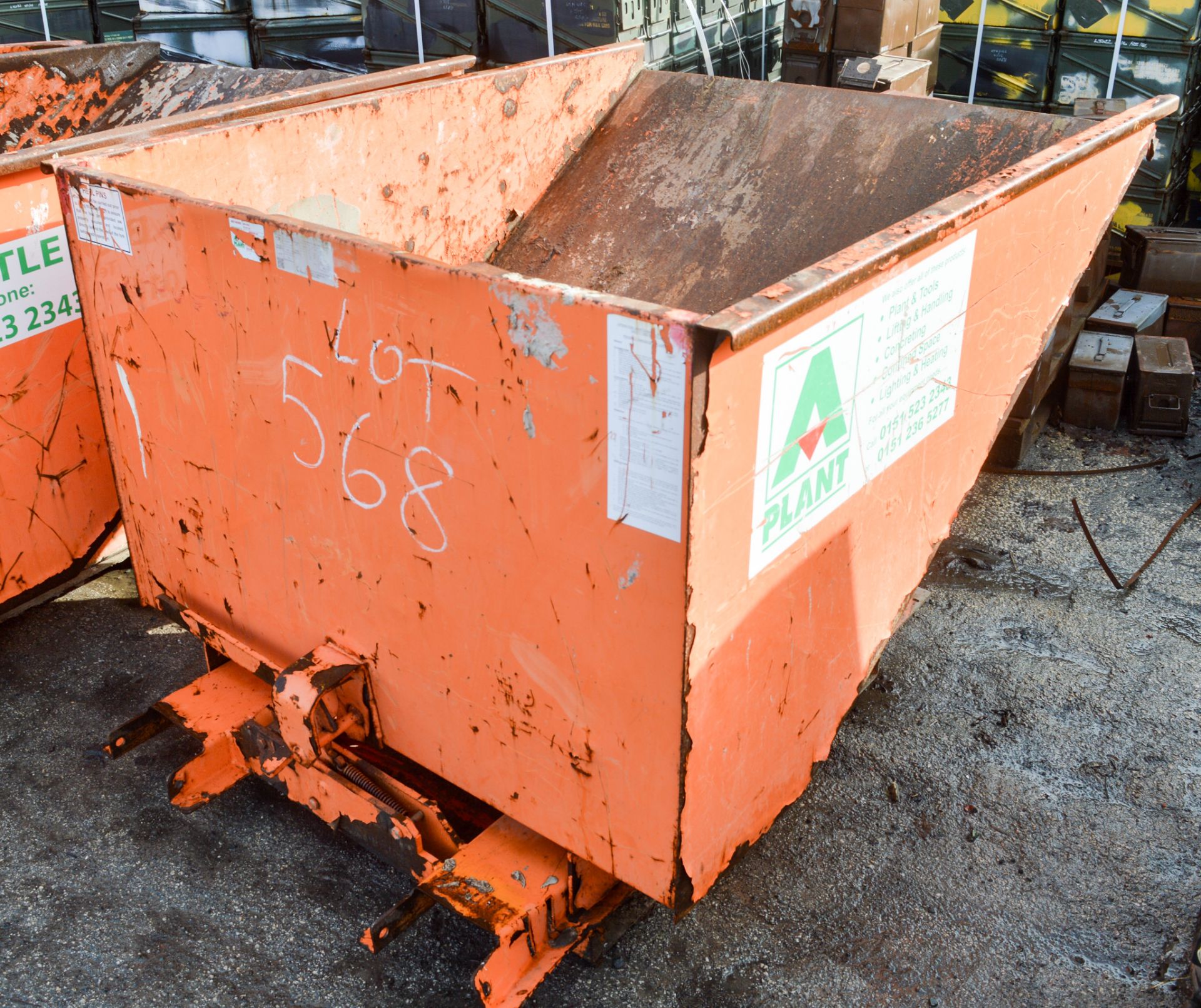 Fork lift tipping skip  A650413