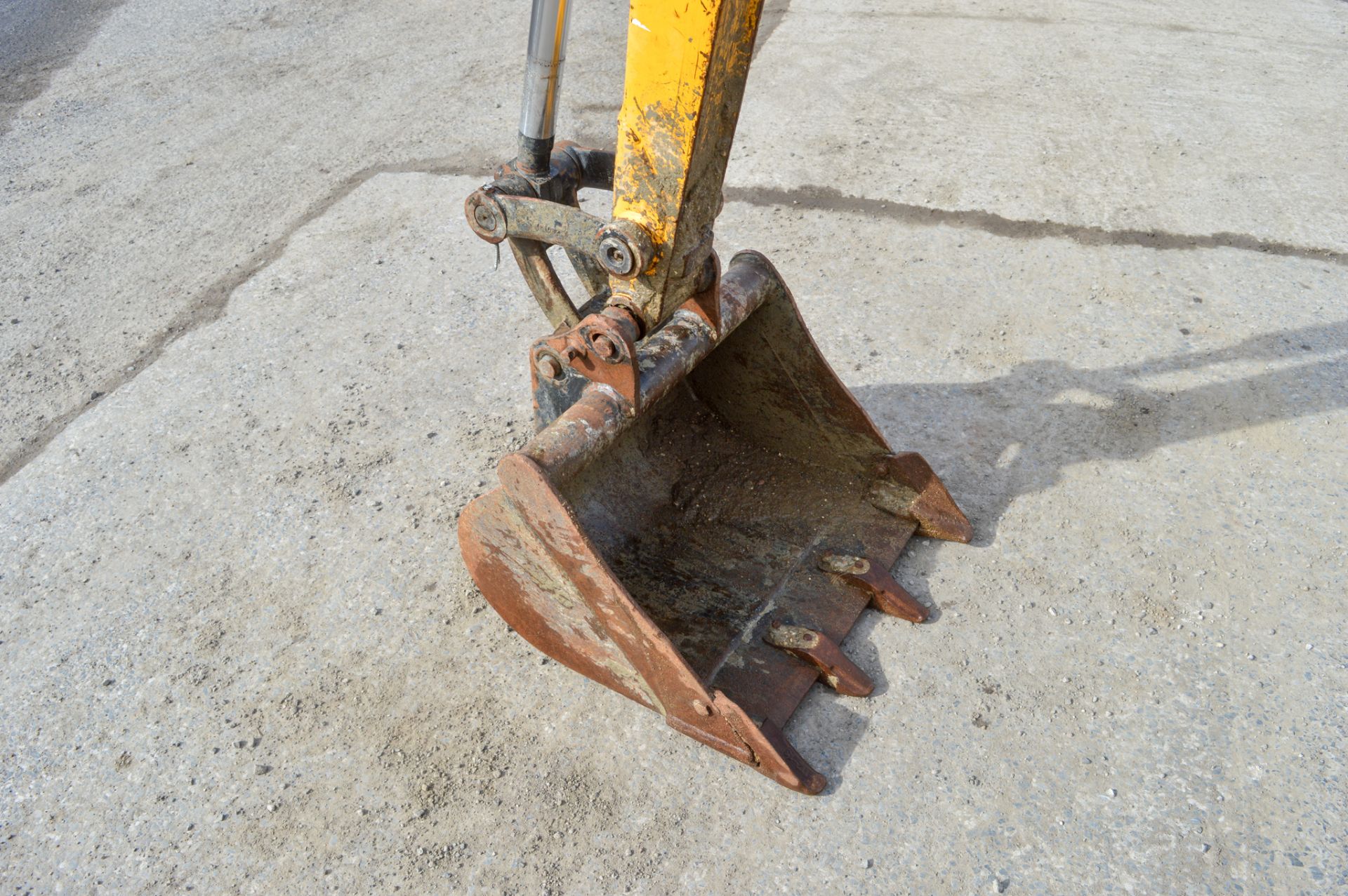 JCB 8030 ZTS 3 tonne rubber tracked excavator Year: 2012 S/N: 2021470 Recorded Hours: 1531 blade, - Image 9 of 11