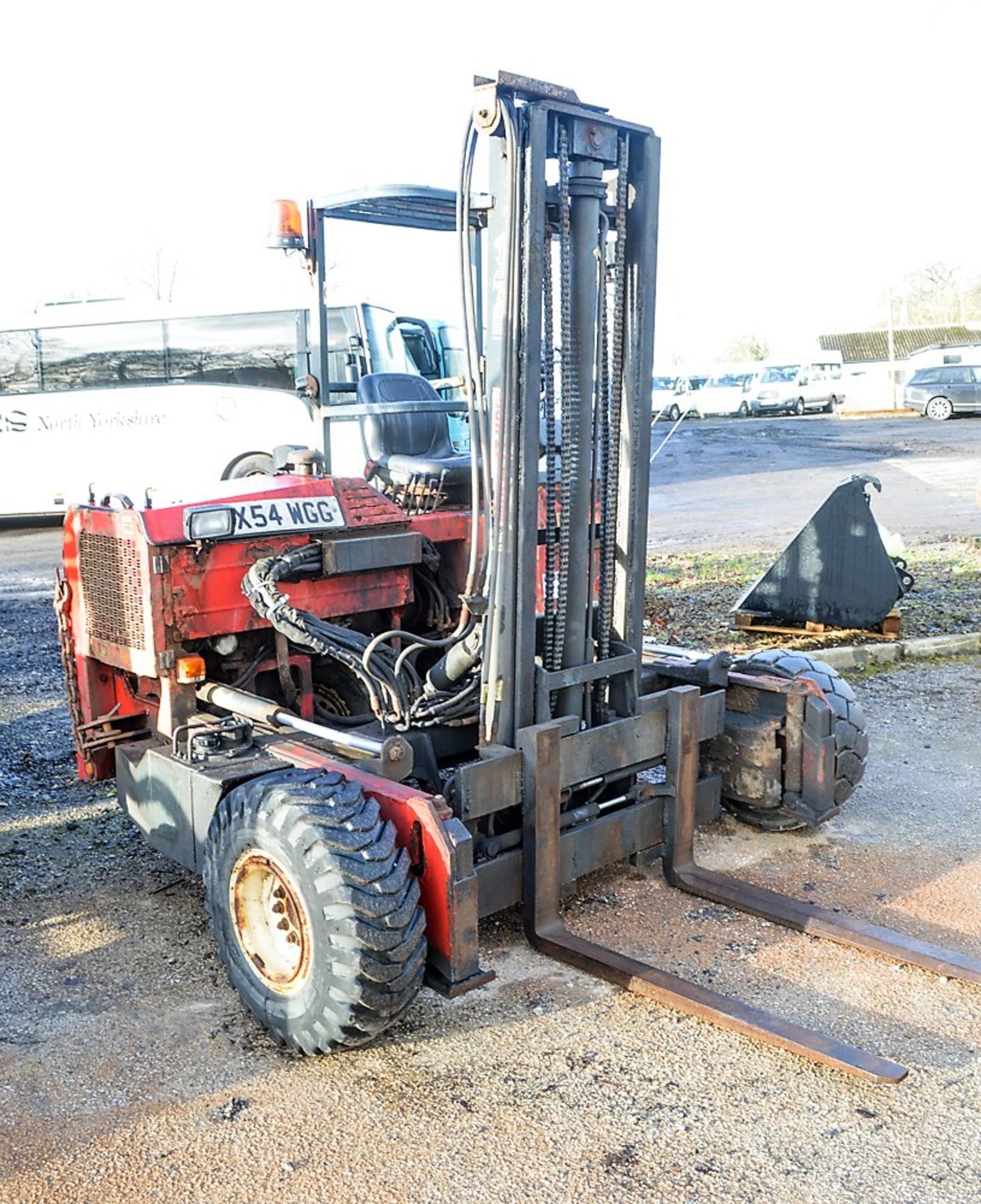 Moffet M5 20.3 diesel driven truck mountable fork lift truck Year: 2005 S/N: E030205 Recorded Hours: - Image 2 of 6
