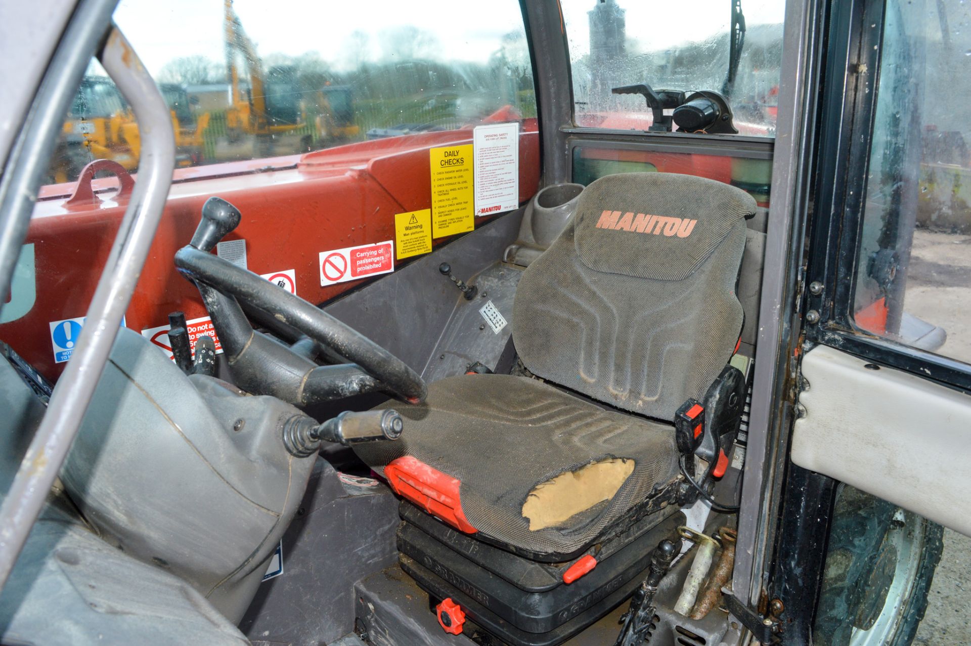 Manitou MT523 Turbo 5 metre telescopic handler Year: 2007 S/N: 245597 Recorded Hours: 4390 - Image 12 of 13