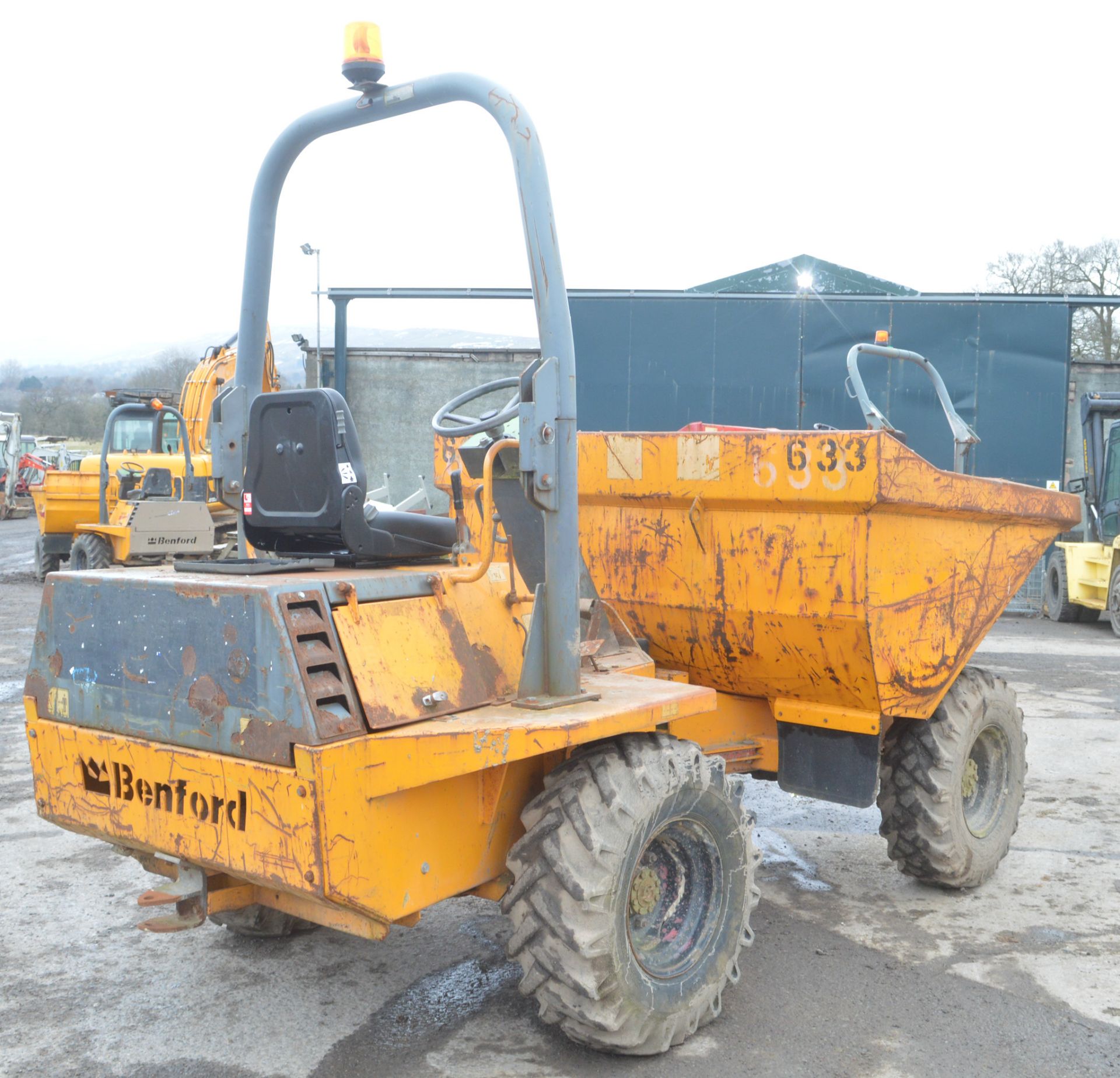 Benford Terex 3 tonne straight skip dumper  Year: 2004  S/N: E402AR043 Recorded hours: *Clock not - Image 4 of 11