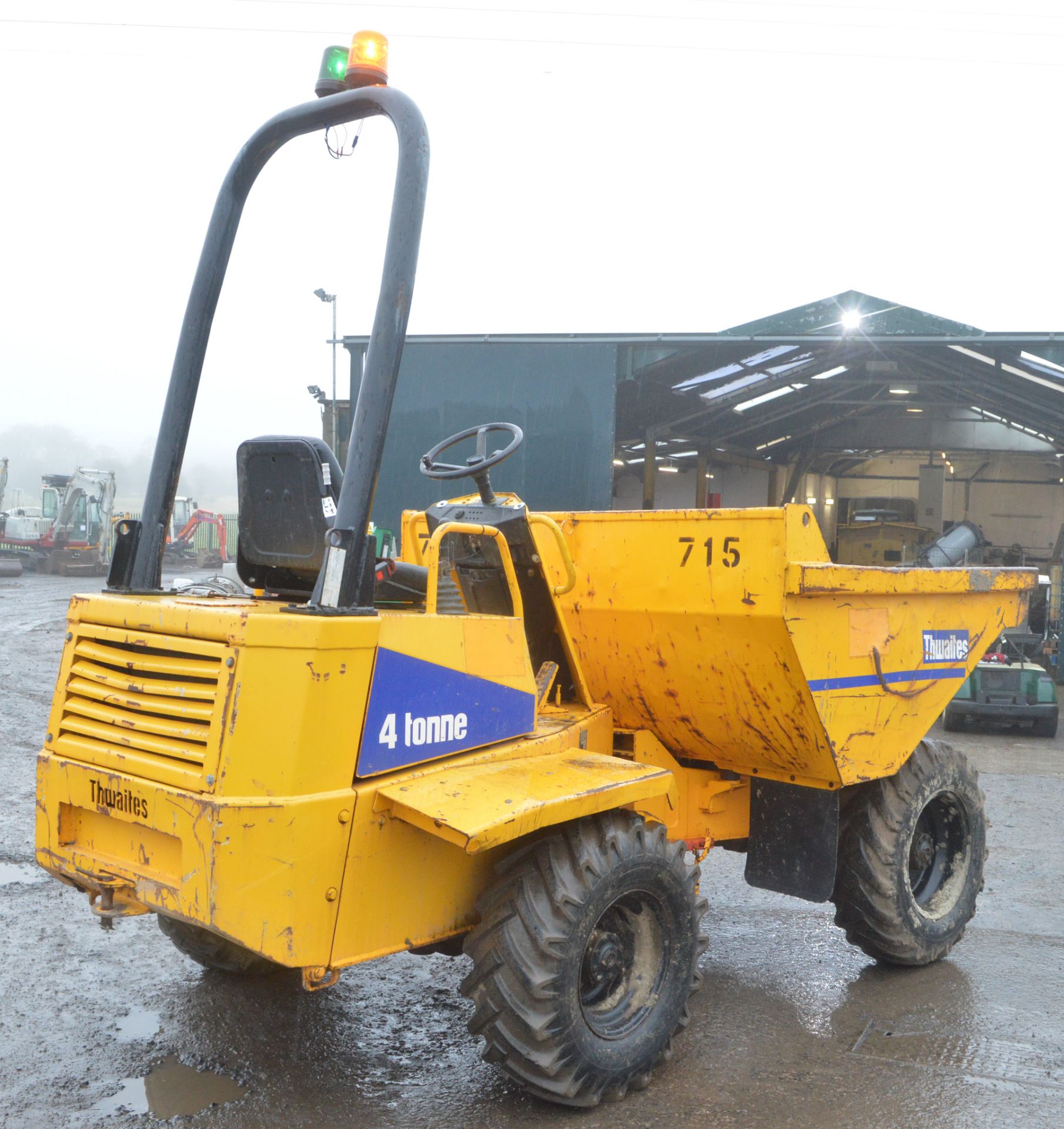 Thwaites 4 tonne straight skip dumper Year: 2004 S/N: 402A5584 Recorded Hours: 2319 715 - Image 3 of 11
