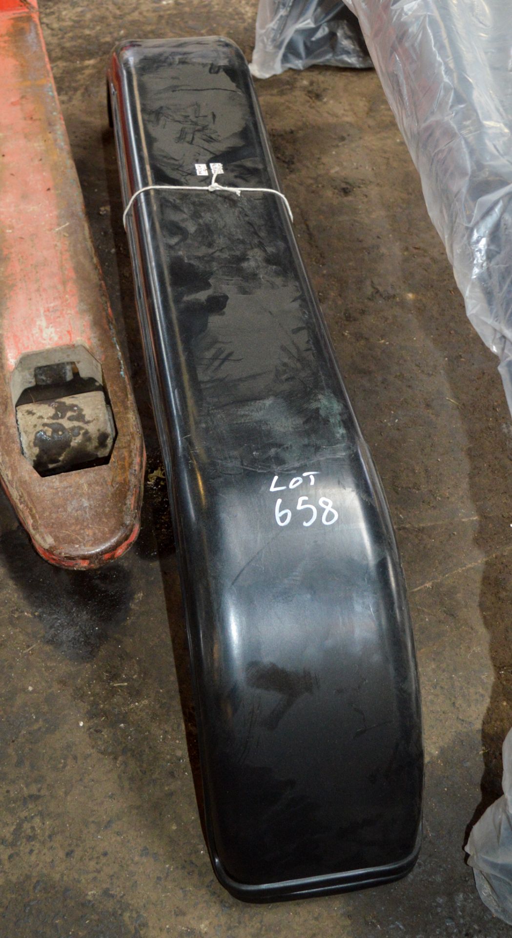 Pair of plastic trailer mudguards   ** No VAT on hammer price but VAT will be charged on the